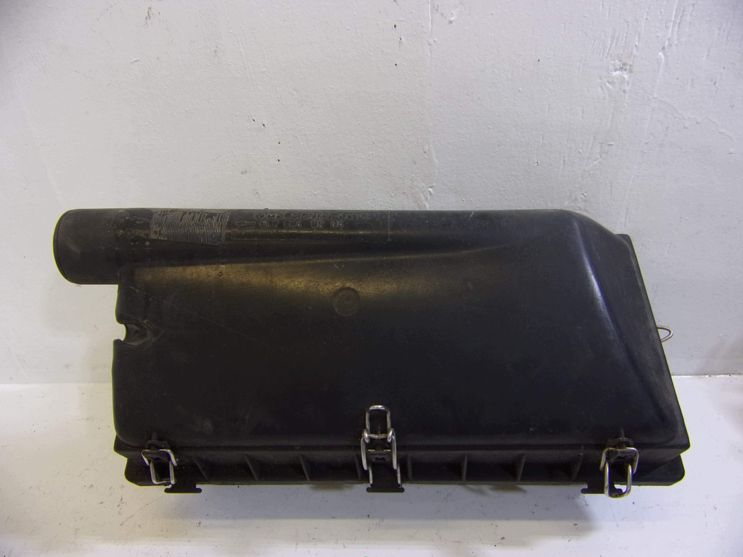 cover of a filter, air MERCEDES-BENZ W124 6020940103
