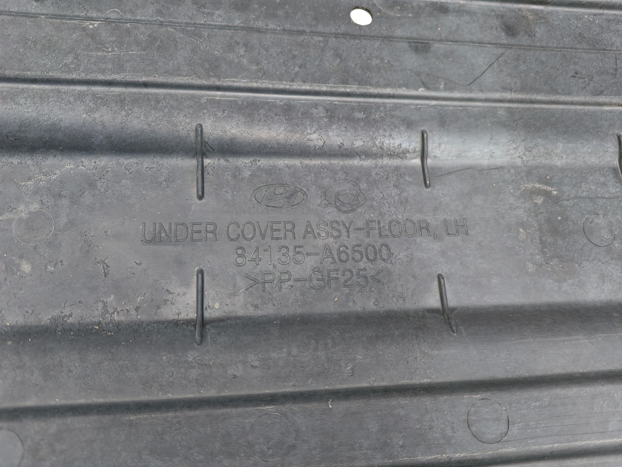 KIA CEED II 12-18 HATCHBACK lower cover chassis left OE 84135-A6500