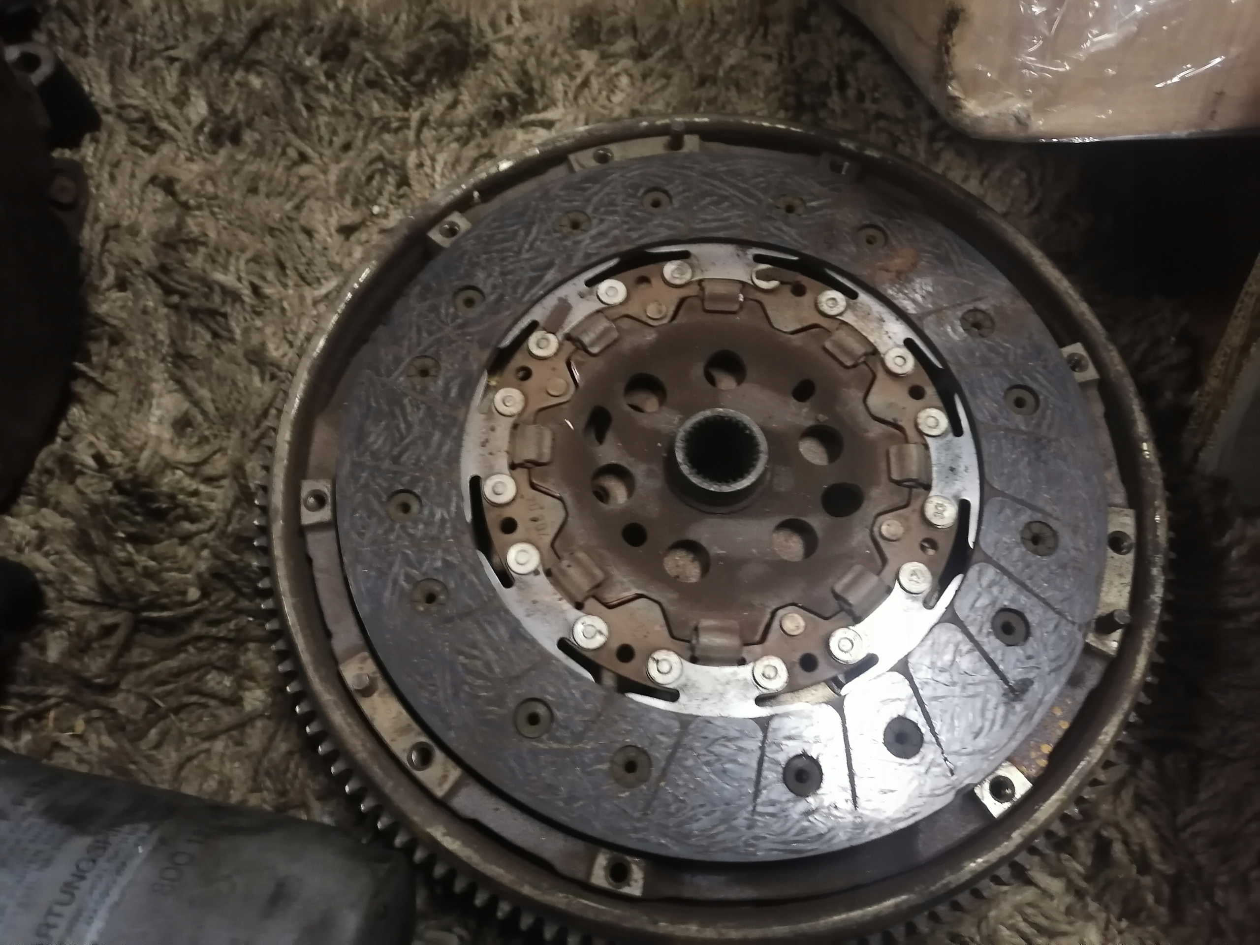 EMBRAYAGE COMPLETS 1.6 FSI BAG VW AUDI SKODA