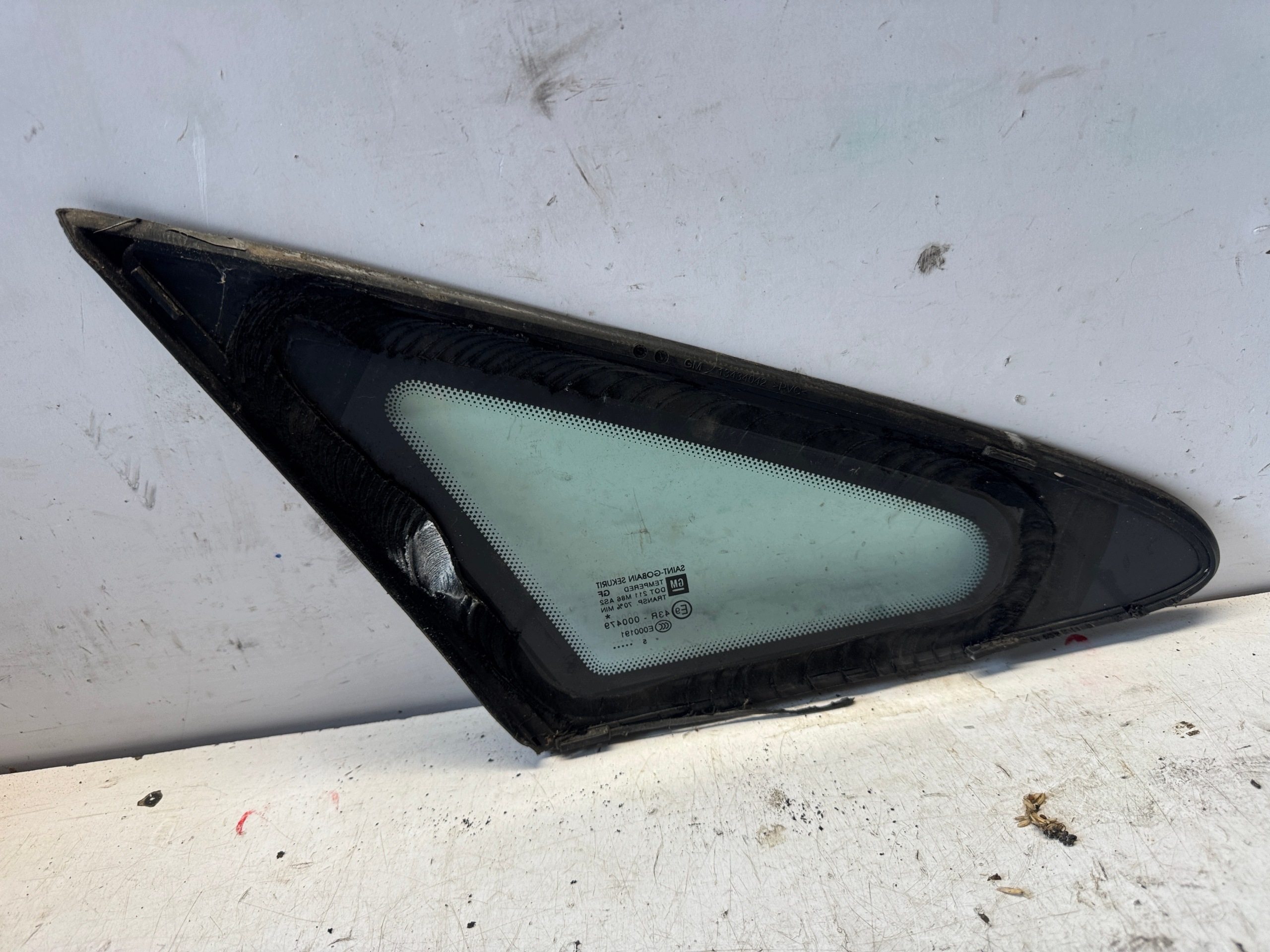 OPEL CORSA E window bodywork left front TROJKAT window CHROM 15 ROK