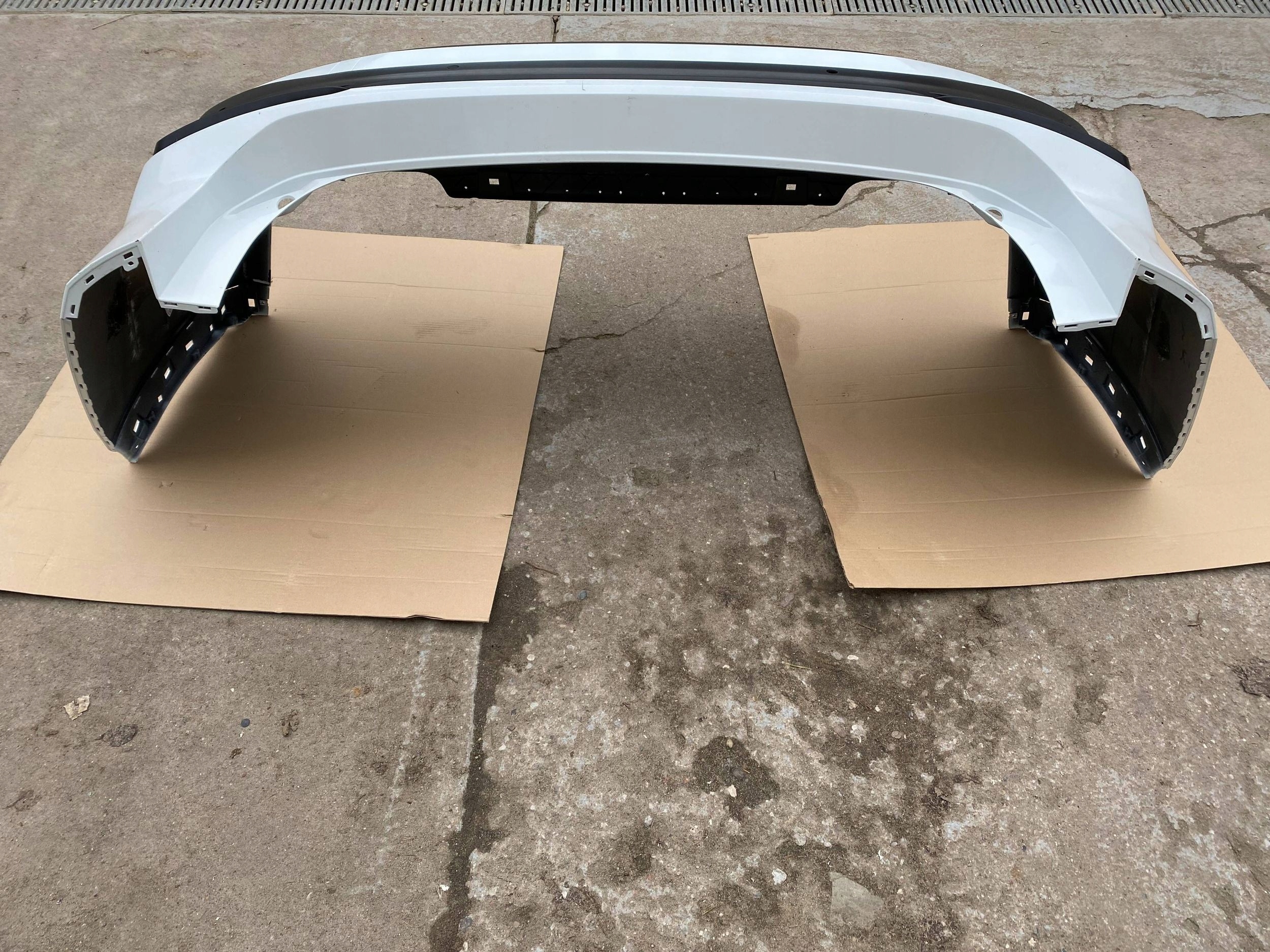 VW TAYRON II 57L complete bumper rear part rear PDC LC9A BIALY