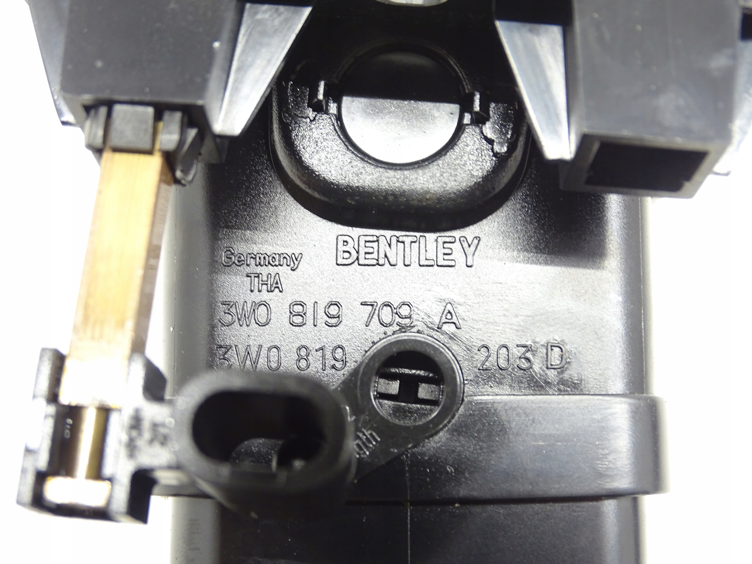 side grid air conditioning devices left side BENTLEY CONTINENTAL 3W0819204D