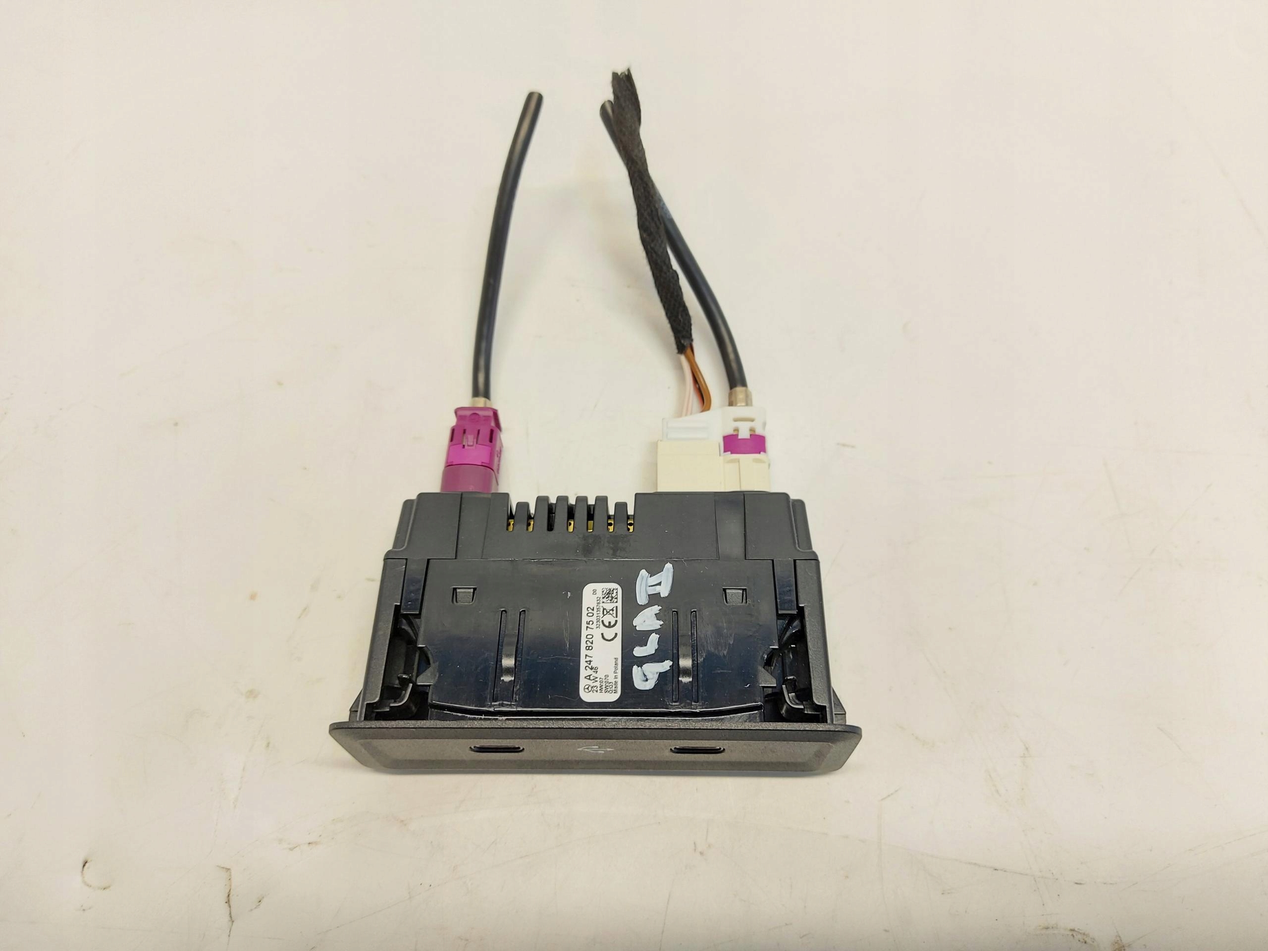 Mercedes GLA 200 II H247 W247 2023r adapter PORT USB