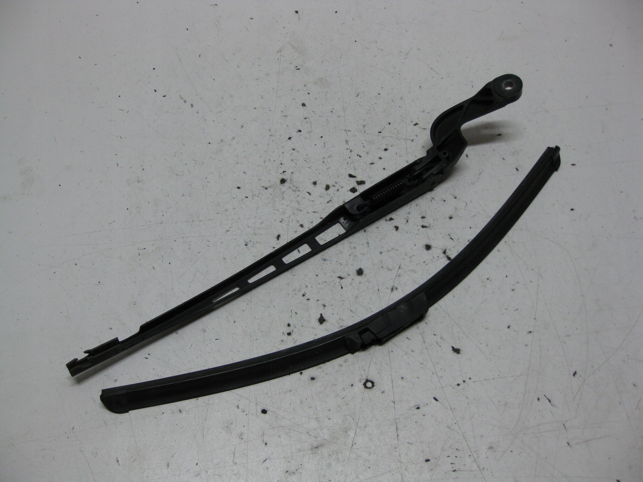 AUDI A6 C6 KOMBI 2.7 TDI 07R wiper arm right left front KOMPLET