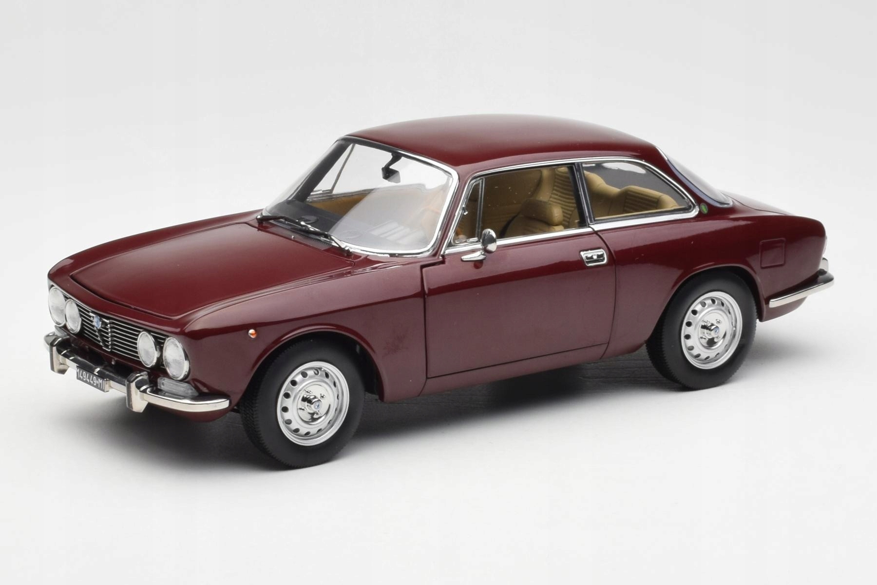 Alfa Romeo 2000 Gtv Maroon Red Norev 1/18