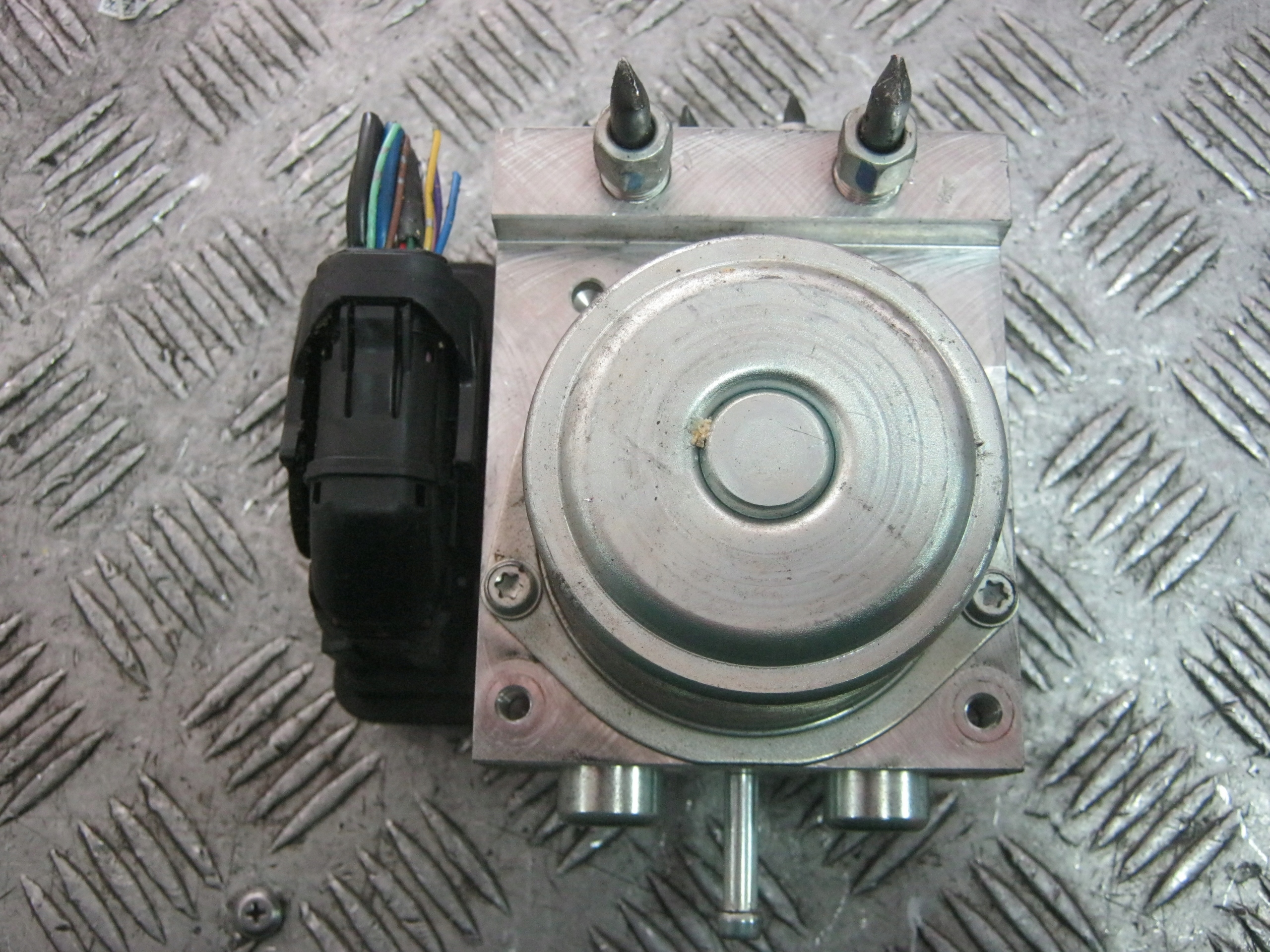POMPA ABS 476603YV4A NISSAN JUKE