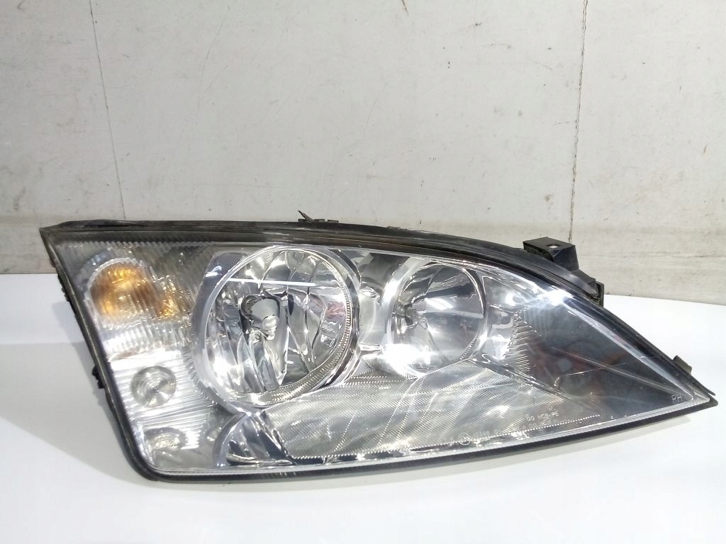 Ford Mondeo MK3 light right front front