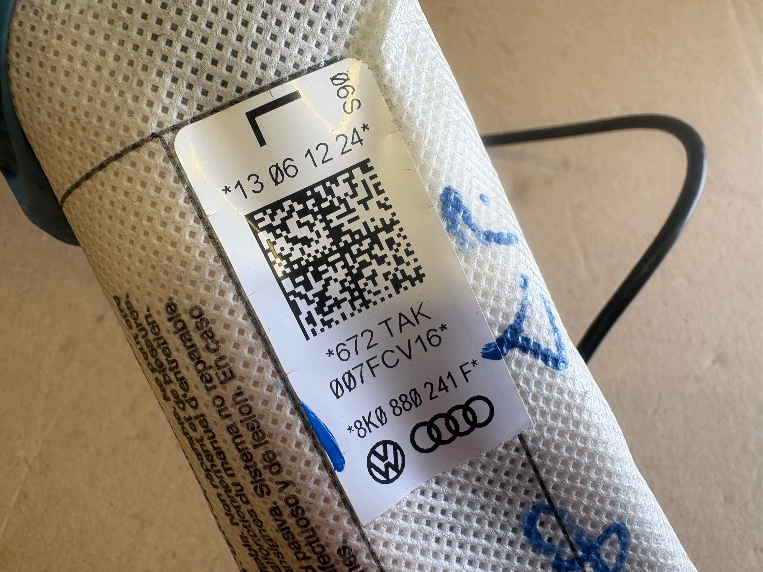 AUDI A4 B8 seat airbag left front 8K0880241F