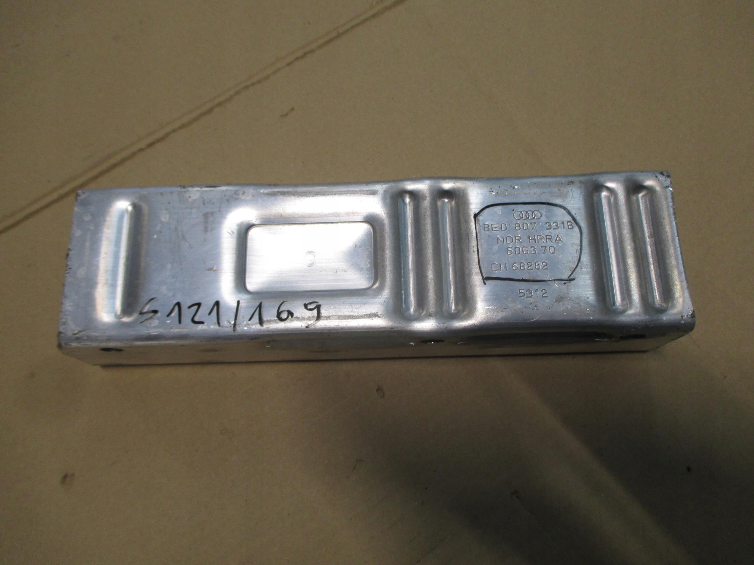 AUDI A4 B6 STREFA ZGNIOTU LEWY TYŁ 8E0807331B