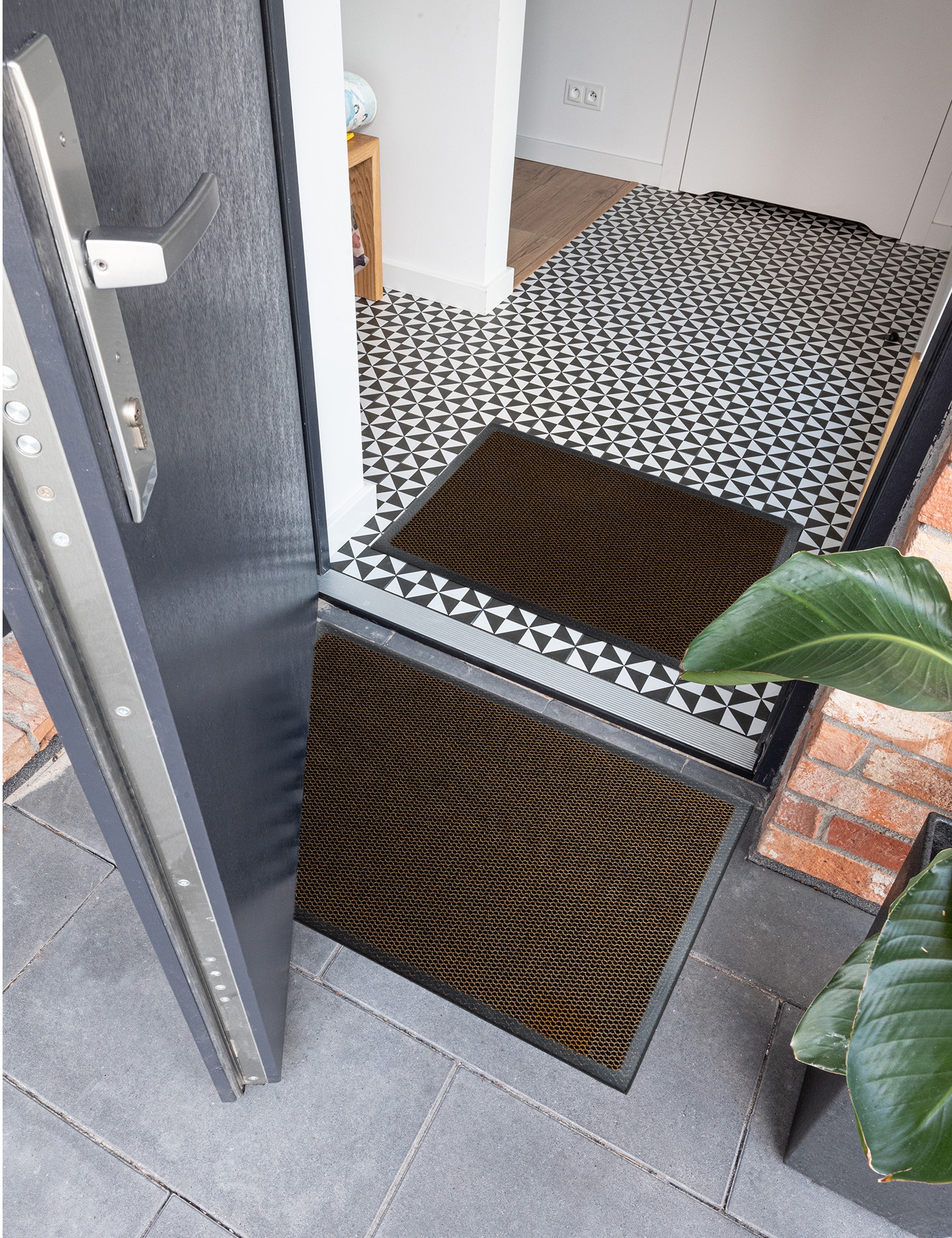 WYCIERACZKA POD DRZWI DO BUTÓW 50x80cm BRĄZ SIATKA 3D WEJŚCIOWA ZEWNĘTRZNA Długość 80 cm