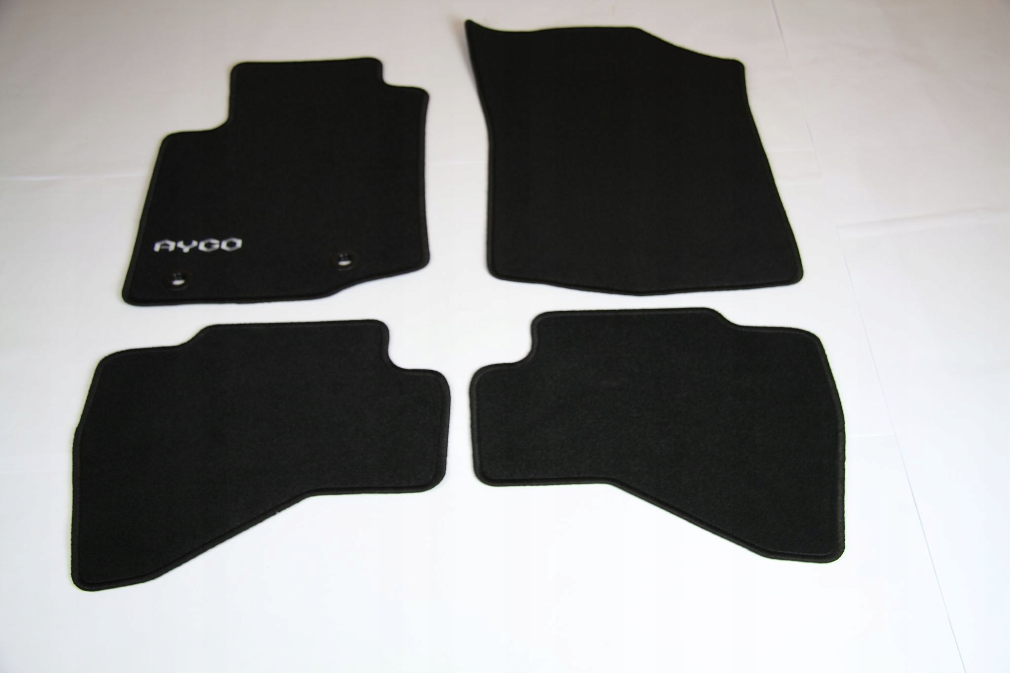 Dywaniki welurowe oryginał Oe PZ410-90353-HA Toyota Aygo od 2015