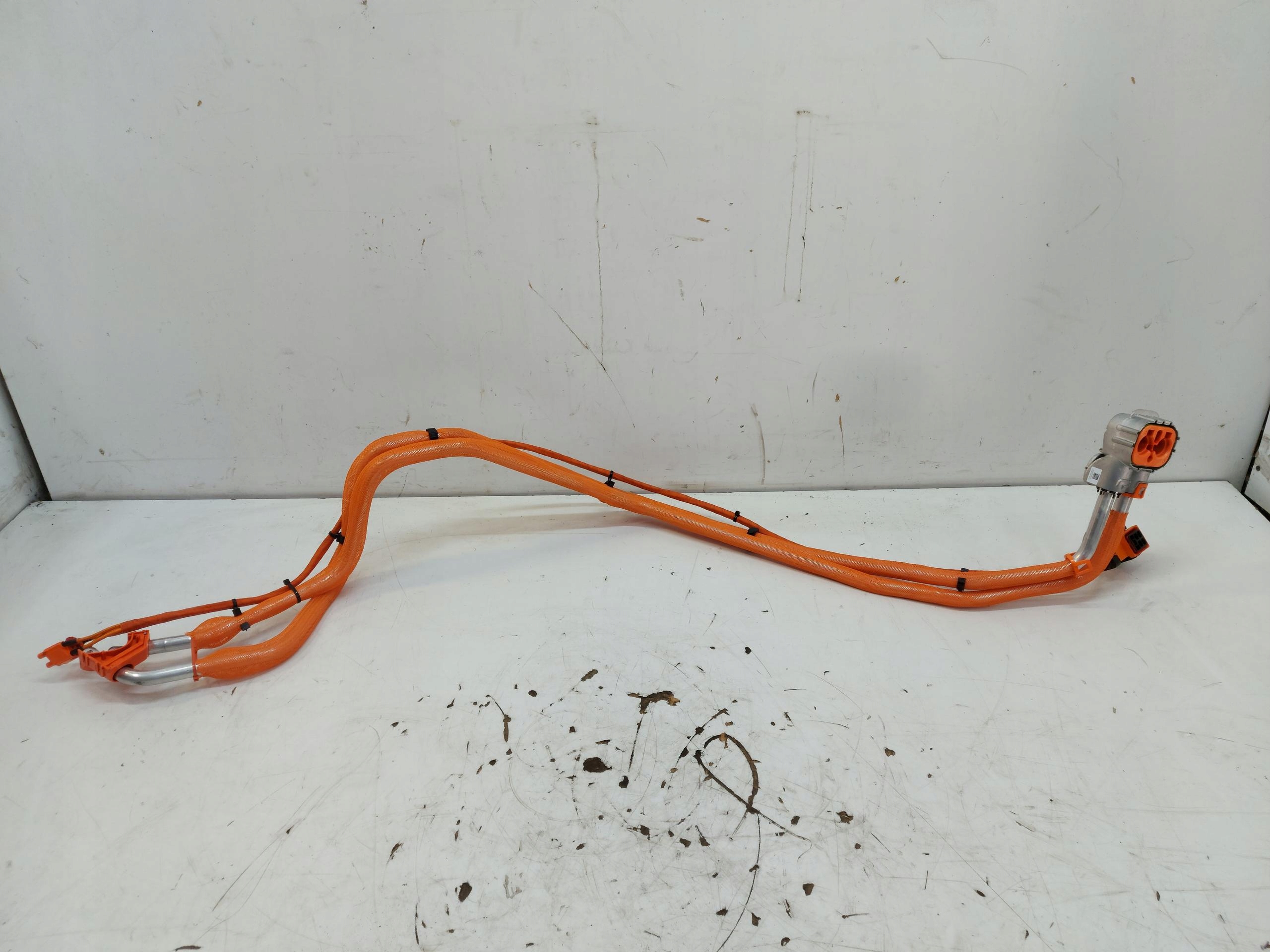 TESLA MODEL 3 kabel prijenos szybkiego ladowania