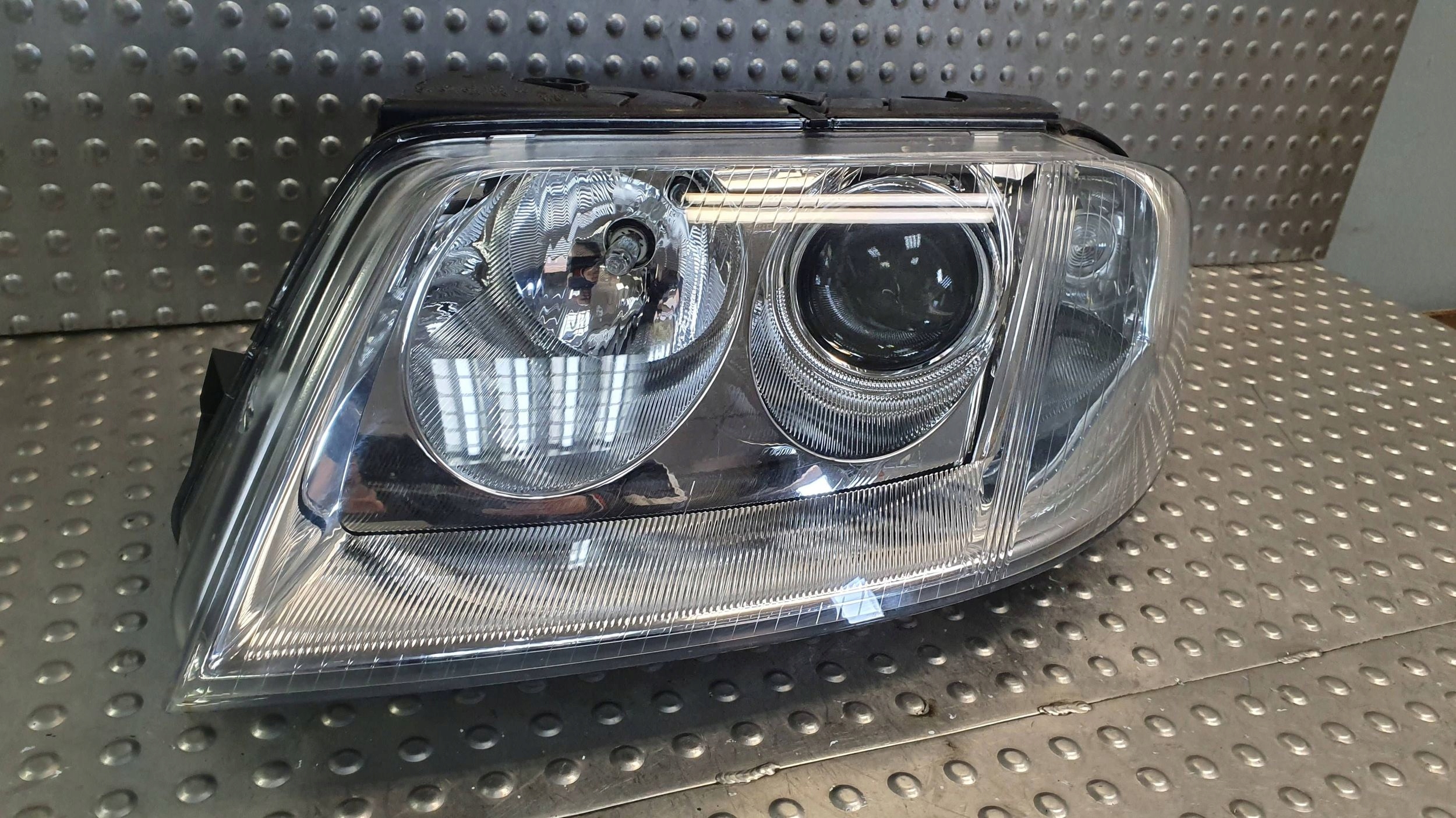 light front left VW PASSAT B5 LIFT 00- 3B0941015AR