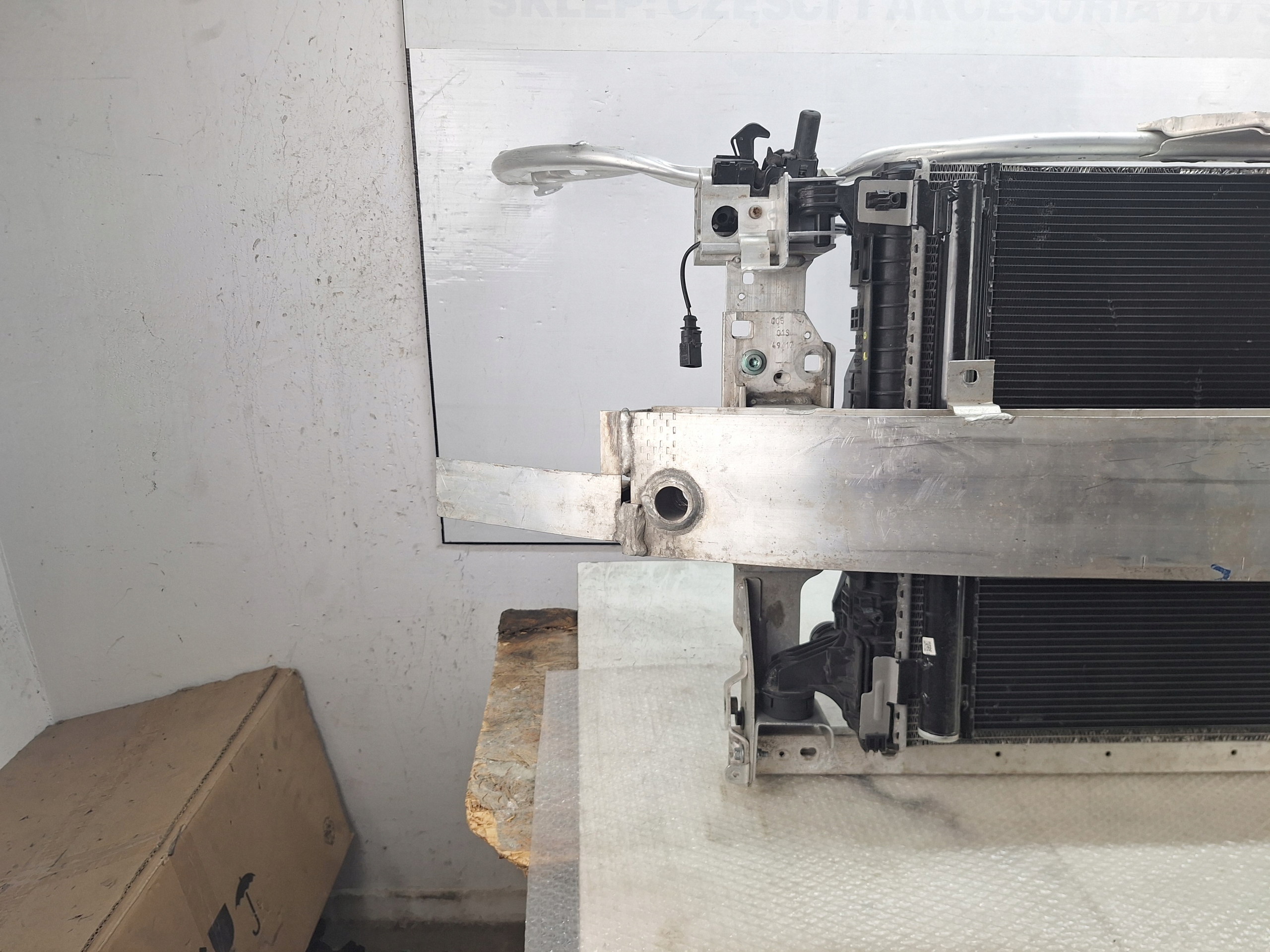 WZMOCNIENIE PAS AUDI A8 S8 D5 4N0 IV ORYGINAŁ OE ASO 3.0 2017-2024 Typ samochodu Samochody osobowe