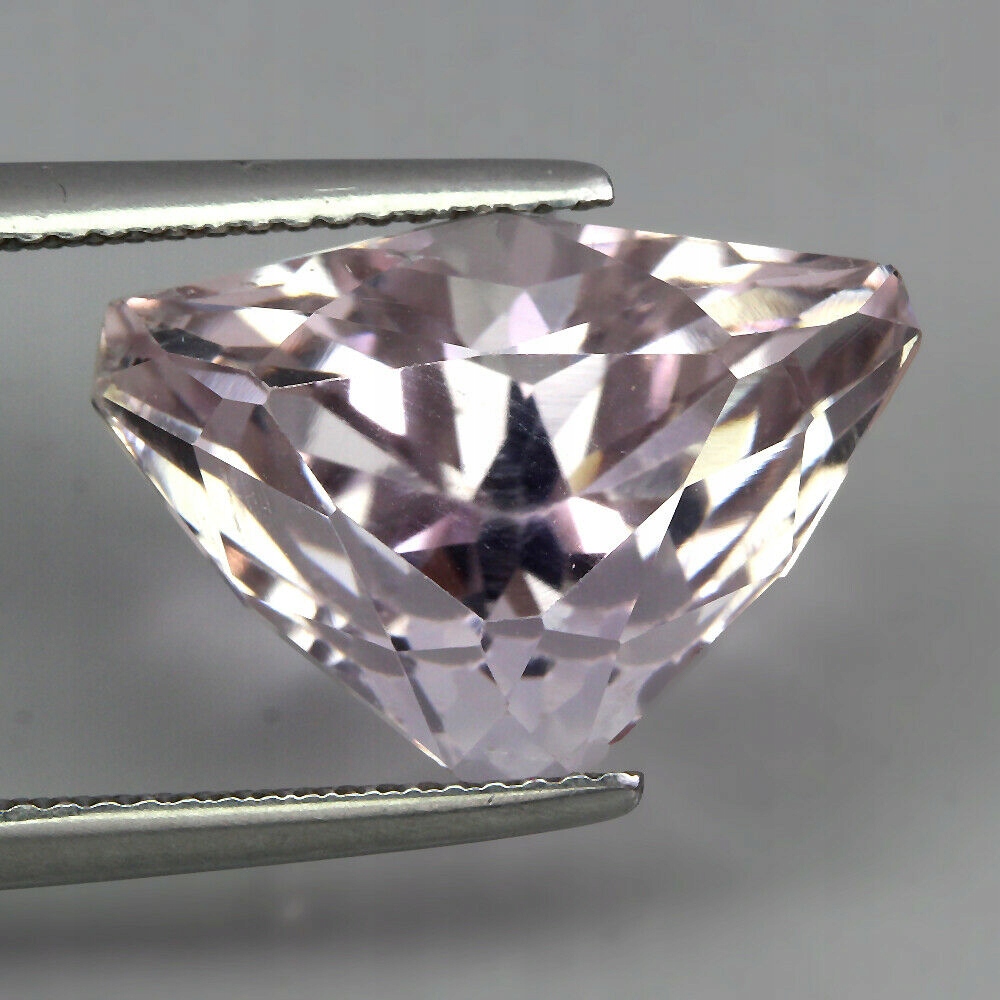 Přírodní kámen kunzit 12.27ct Vvs růžový