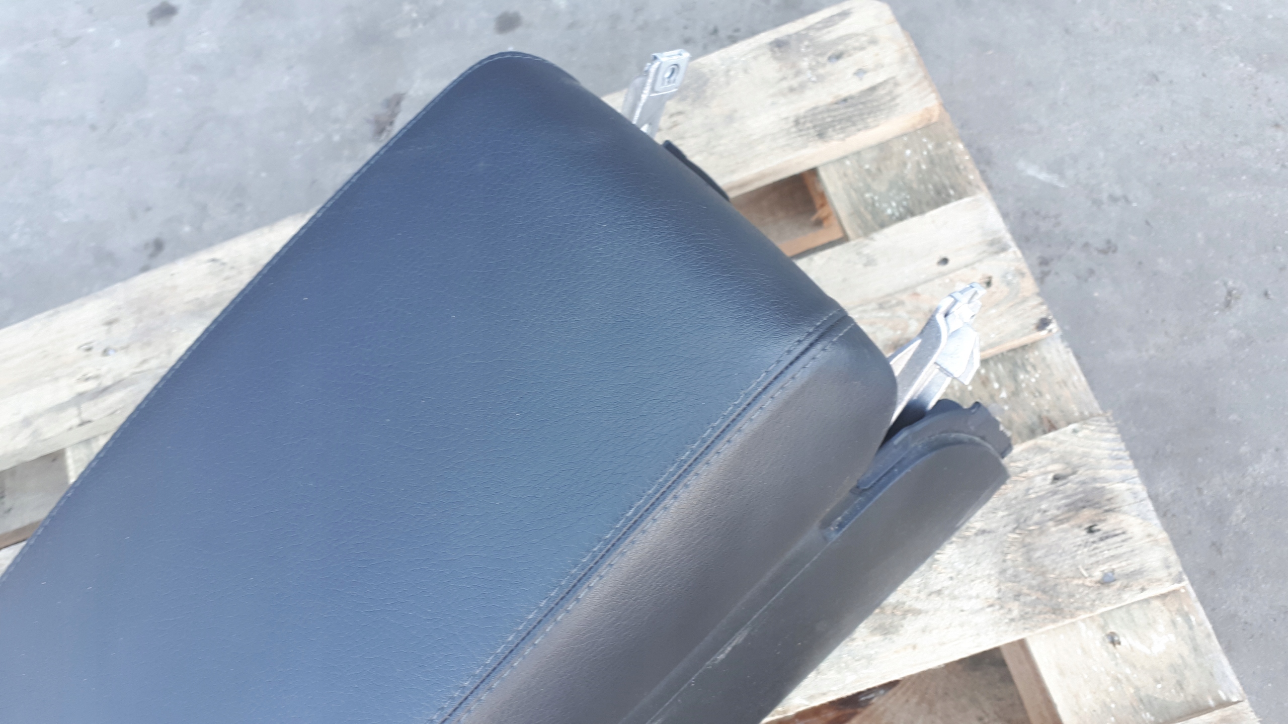 A6 C7 4G TUNEL central PODSWIETLANY armrest