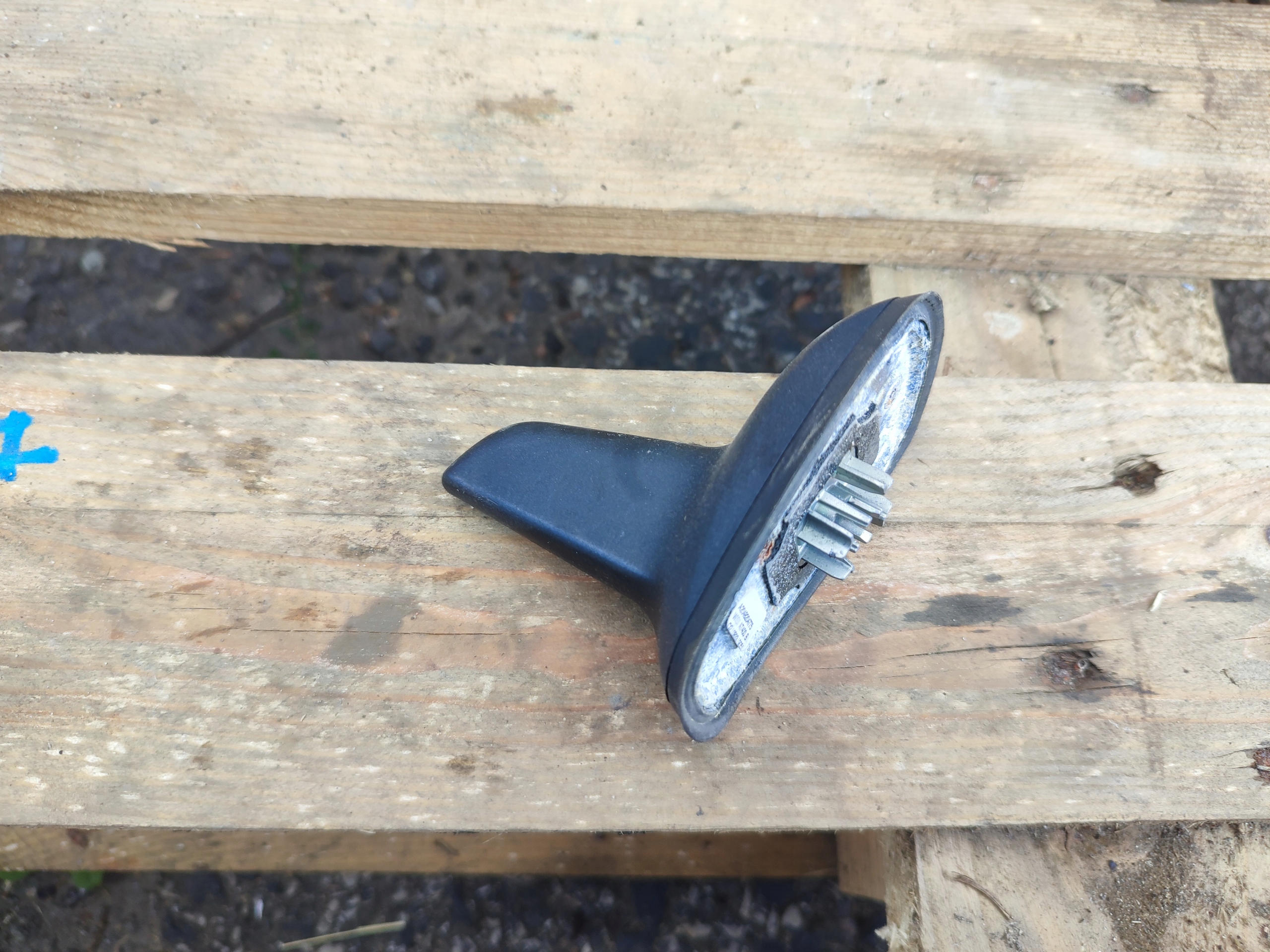 antenna GPS MERCEDES W204 A2048204775