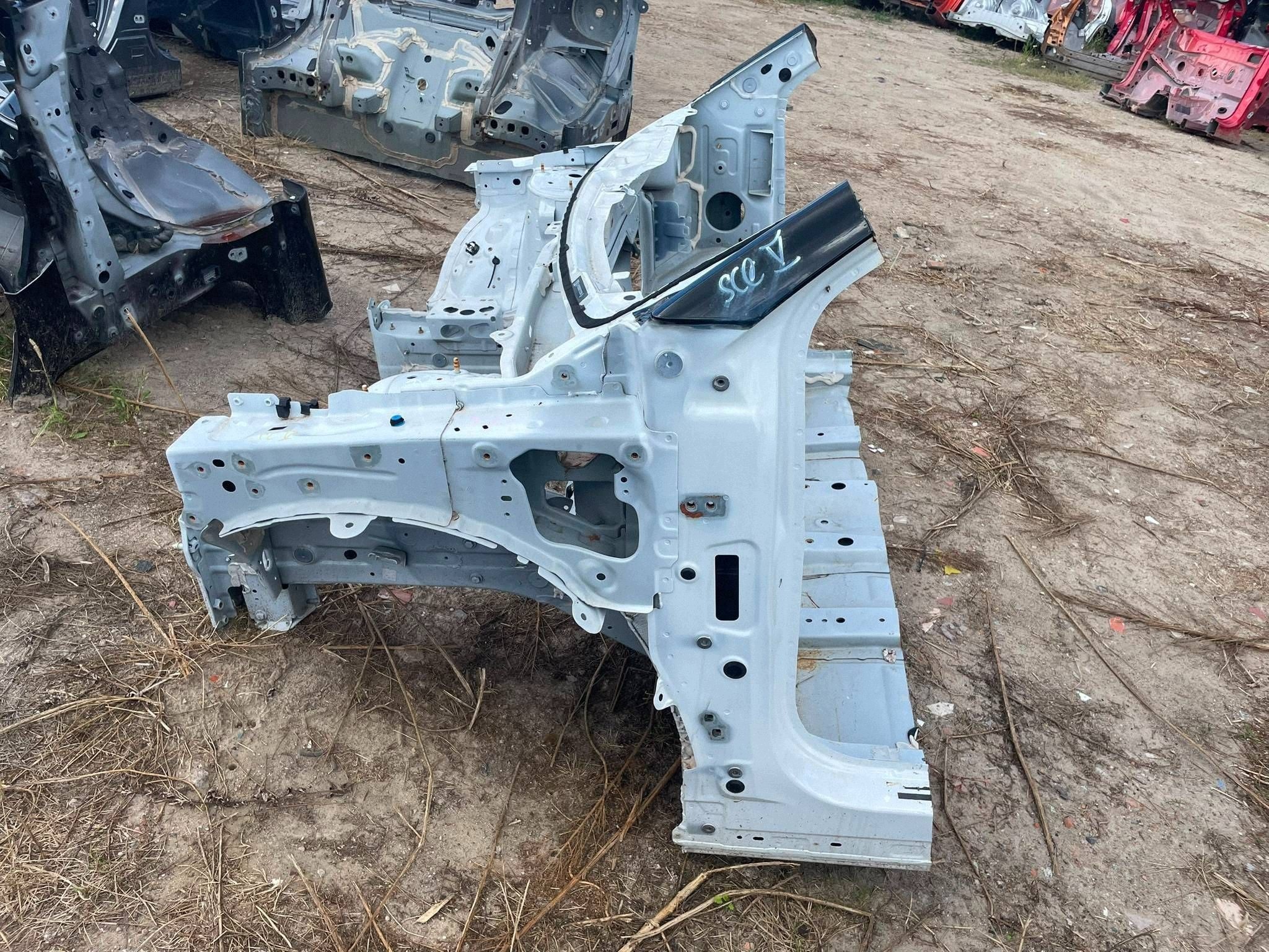 quarter front front Renault Scenic E-Tech V