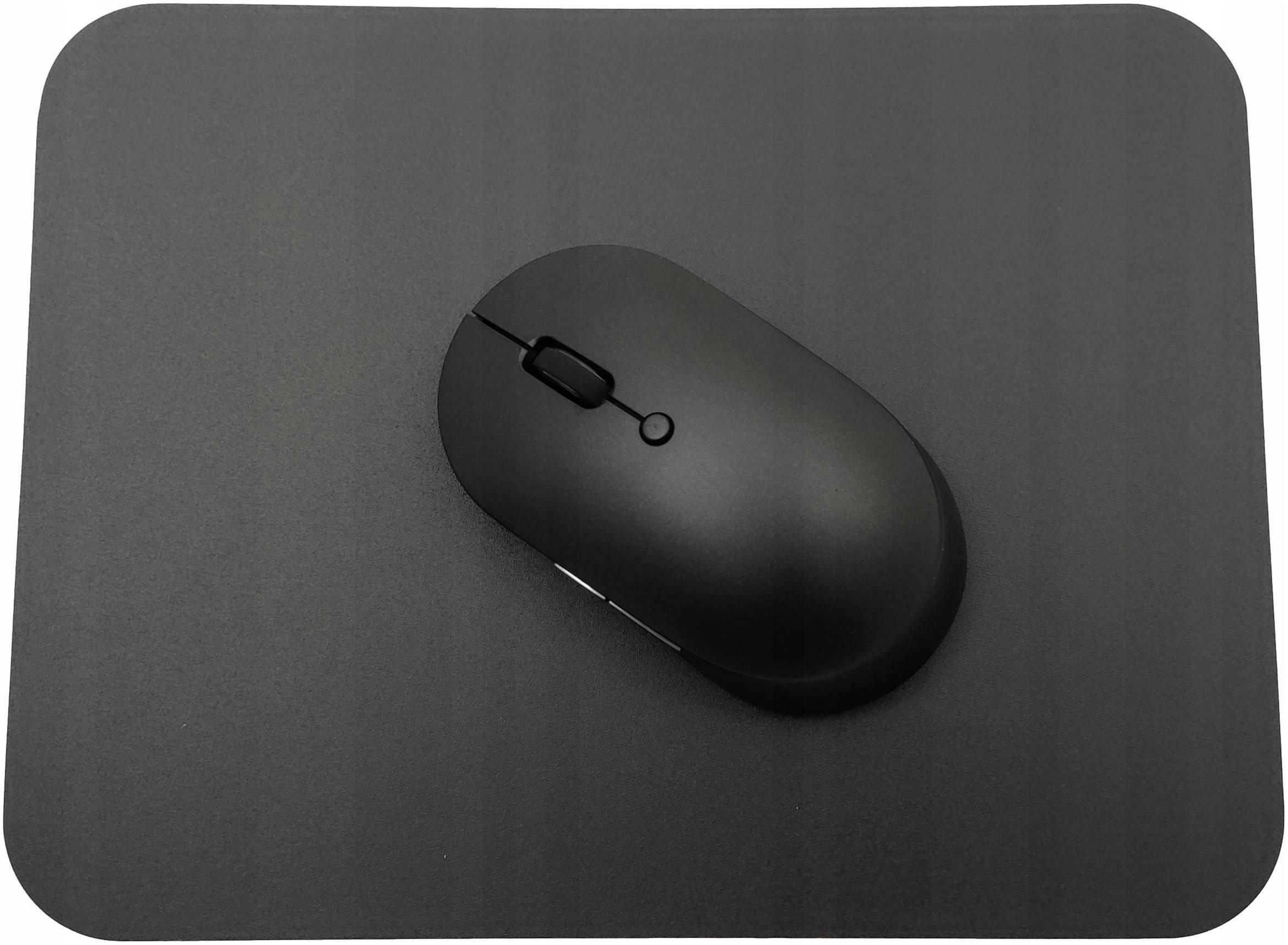 

Czarna podkładka pod mysz myszkę 18x23cm 1,7mm