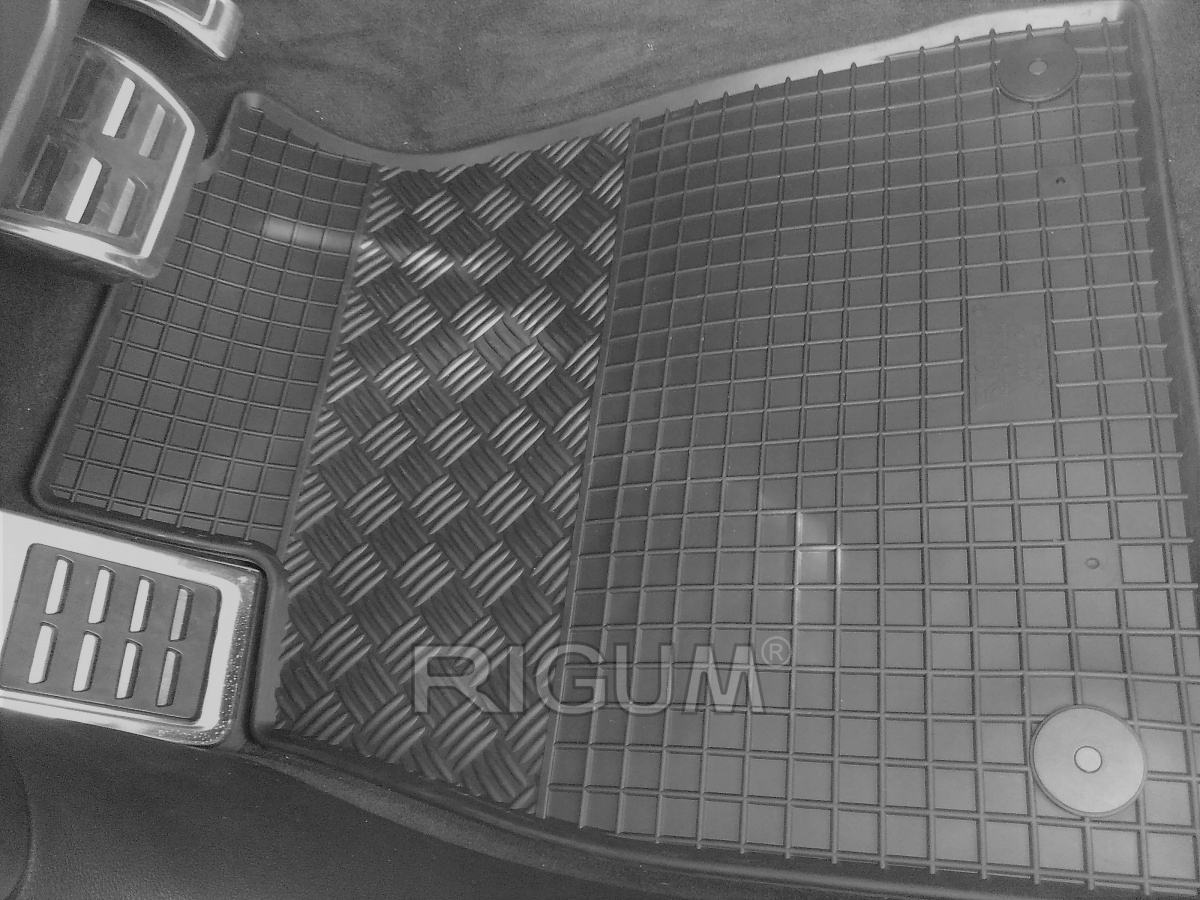 Zestaw dywaników do AUDI A4 Avant B9 od 2016 Kolor czarny