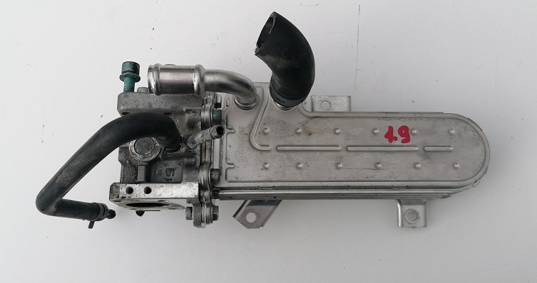 VW GOLF TOURAN ОХОЛОДЖУВАЧ ВИХЛОПНИХ ГАЗІВ EGR KPL 038131513D