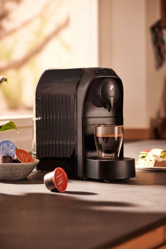 Ekspres kapsułkowy Tchibo Cafissimo Easy Czarny Kolor dominujący czarny