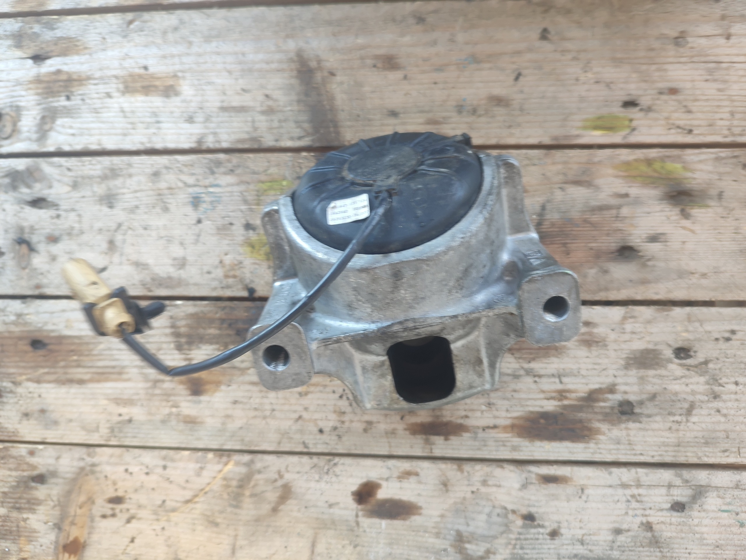 holder engine mount AUDI A5 8T A4 B8 Q5 8R 2.0 TDI 8R0199381L