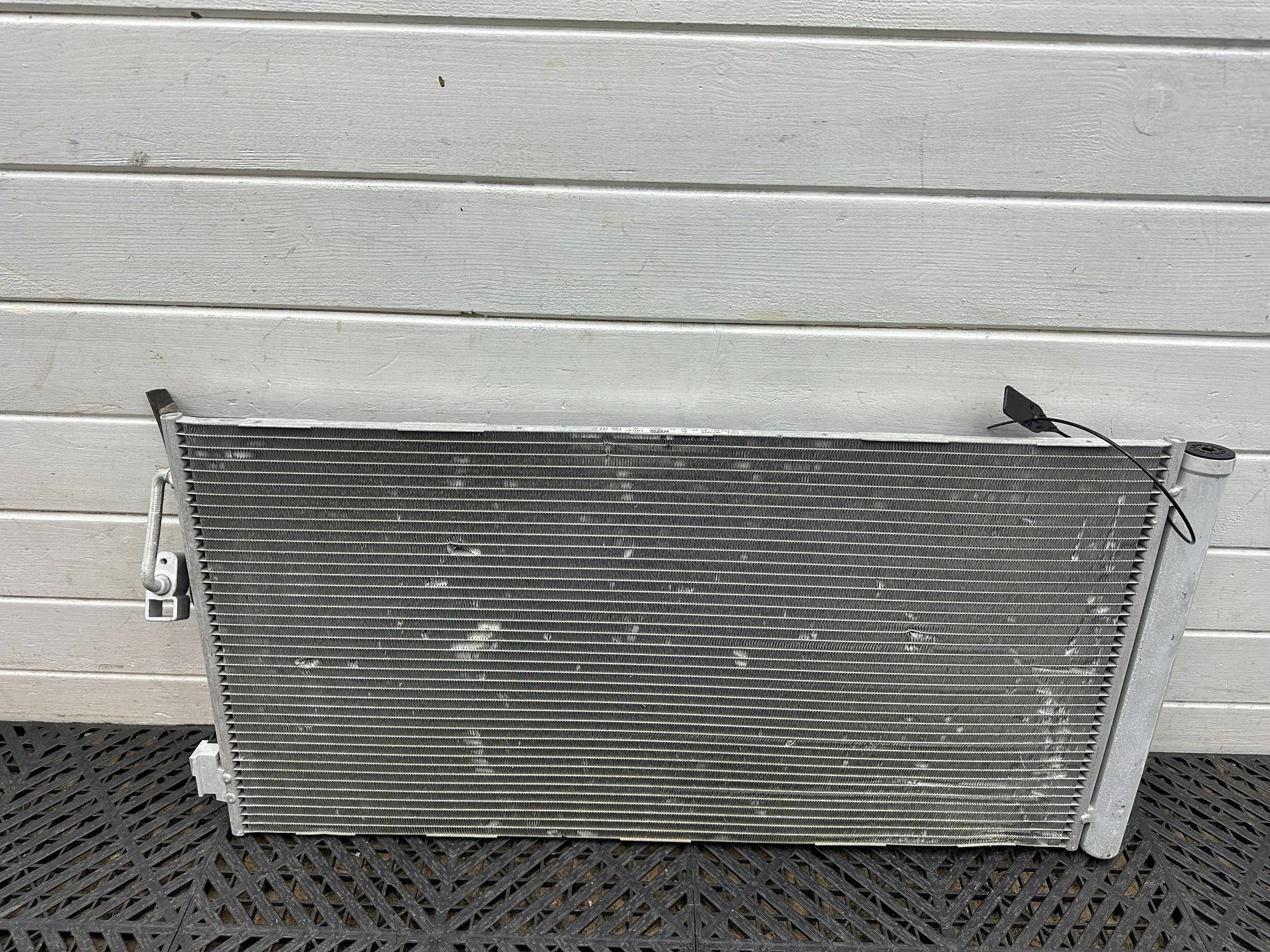 Radiateur climatisation BMW X1 U11 9873828