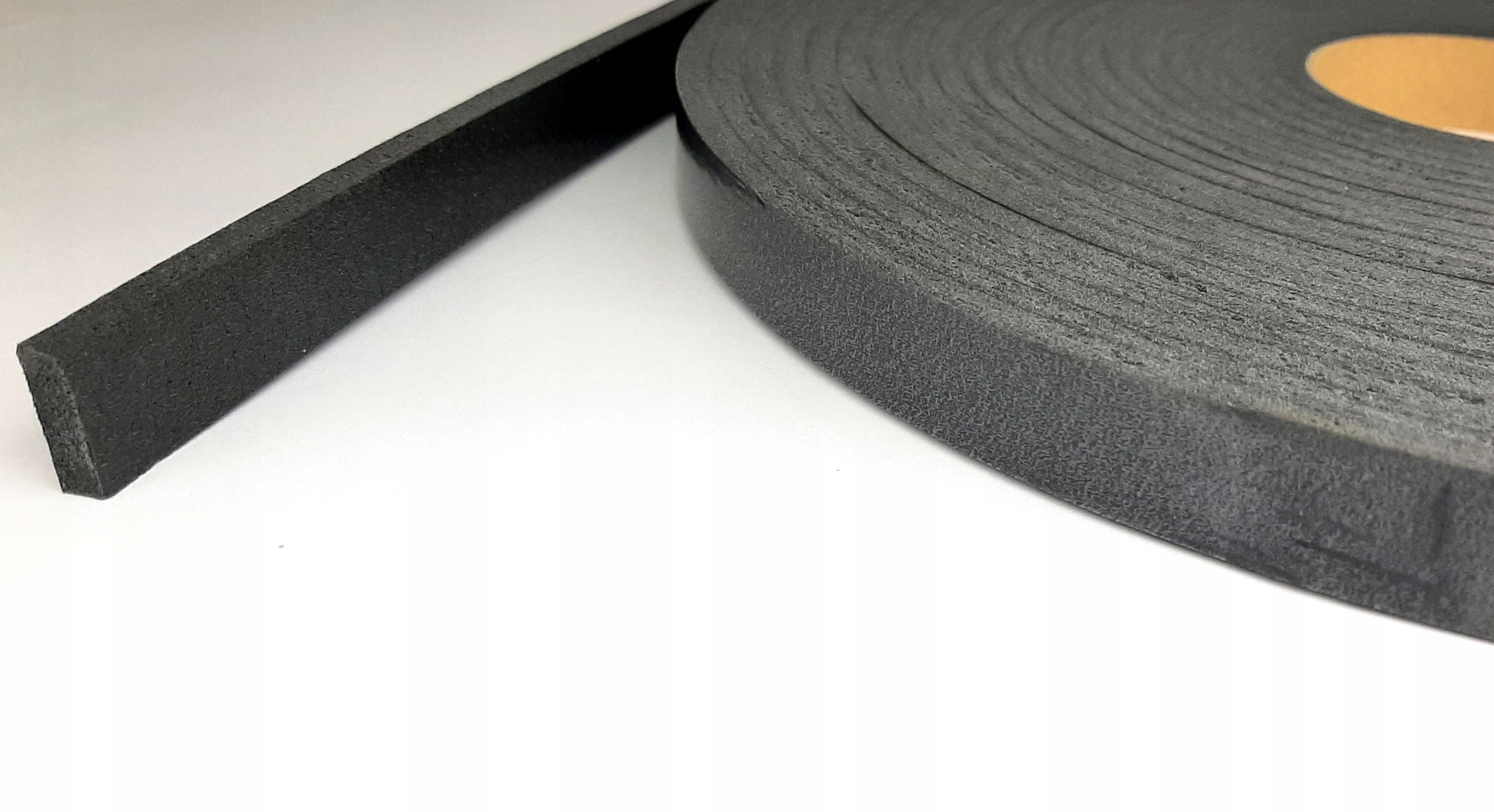 Samoprzylepna uszczelka piankowa 48/15 gr 6 MOCNA Marka Epat