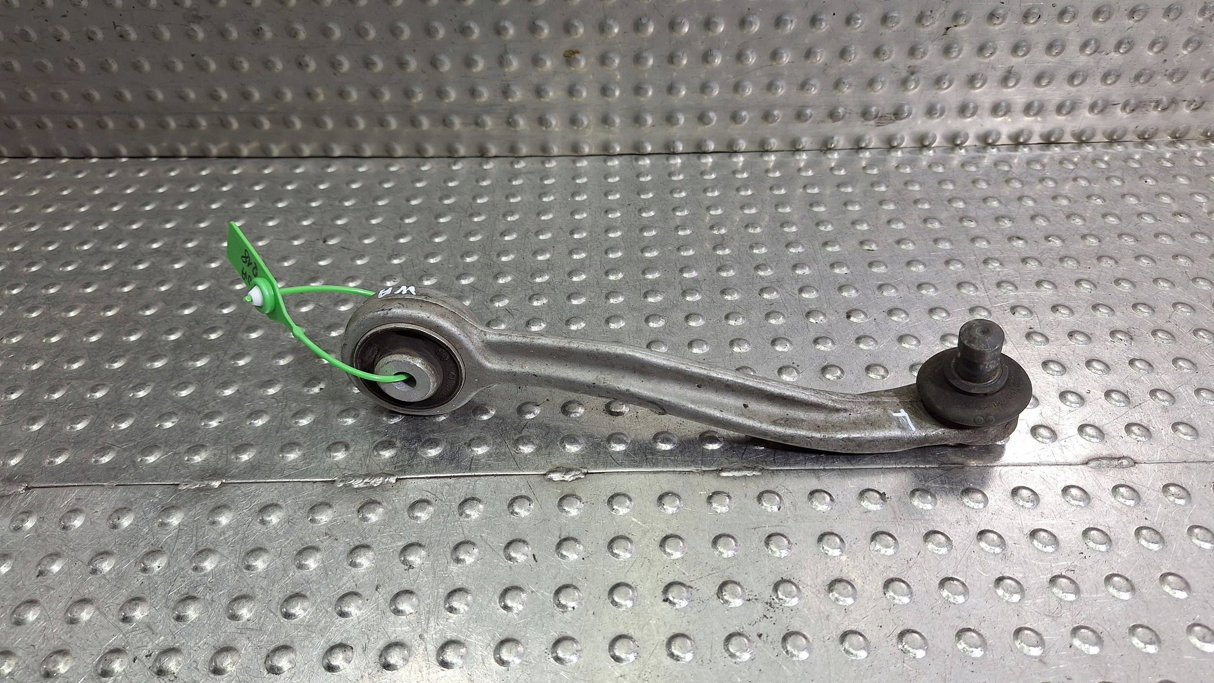 arm left front upper 8K0407509A 8K0509A AUDI A4 B8 A5 8T Q5 8R