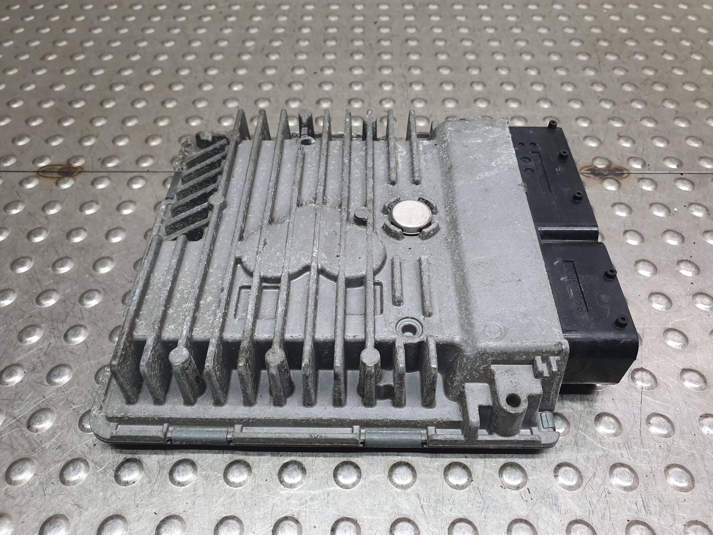 computer control unit of the engine 03L906023ME 5WP42920AA VW POLO V 6R 1.6 TDI