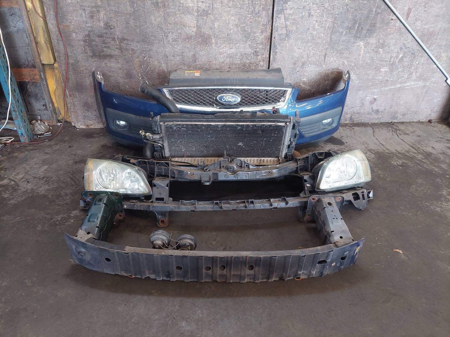 bumper + lights + support panel for radiators FORD FOCUS MK2 36