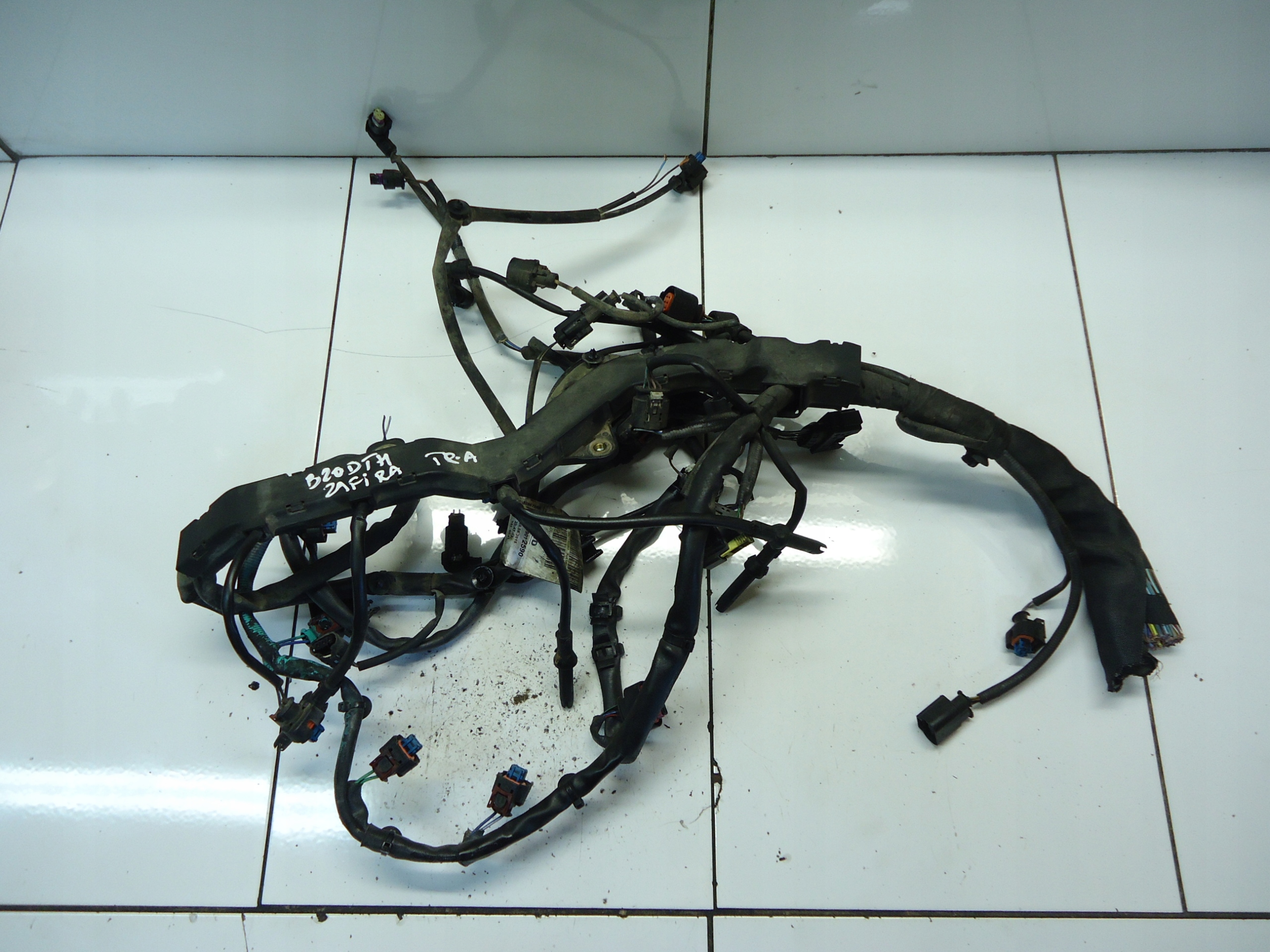 OPEL INSIGNIA ZAFIRA B 2.0CDTI B20DTH bundle motor wiring 39012590