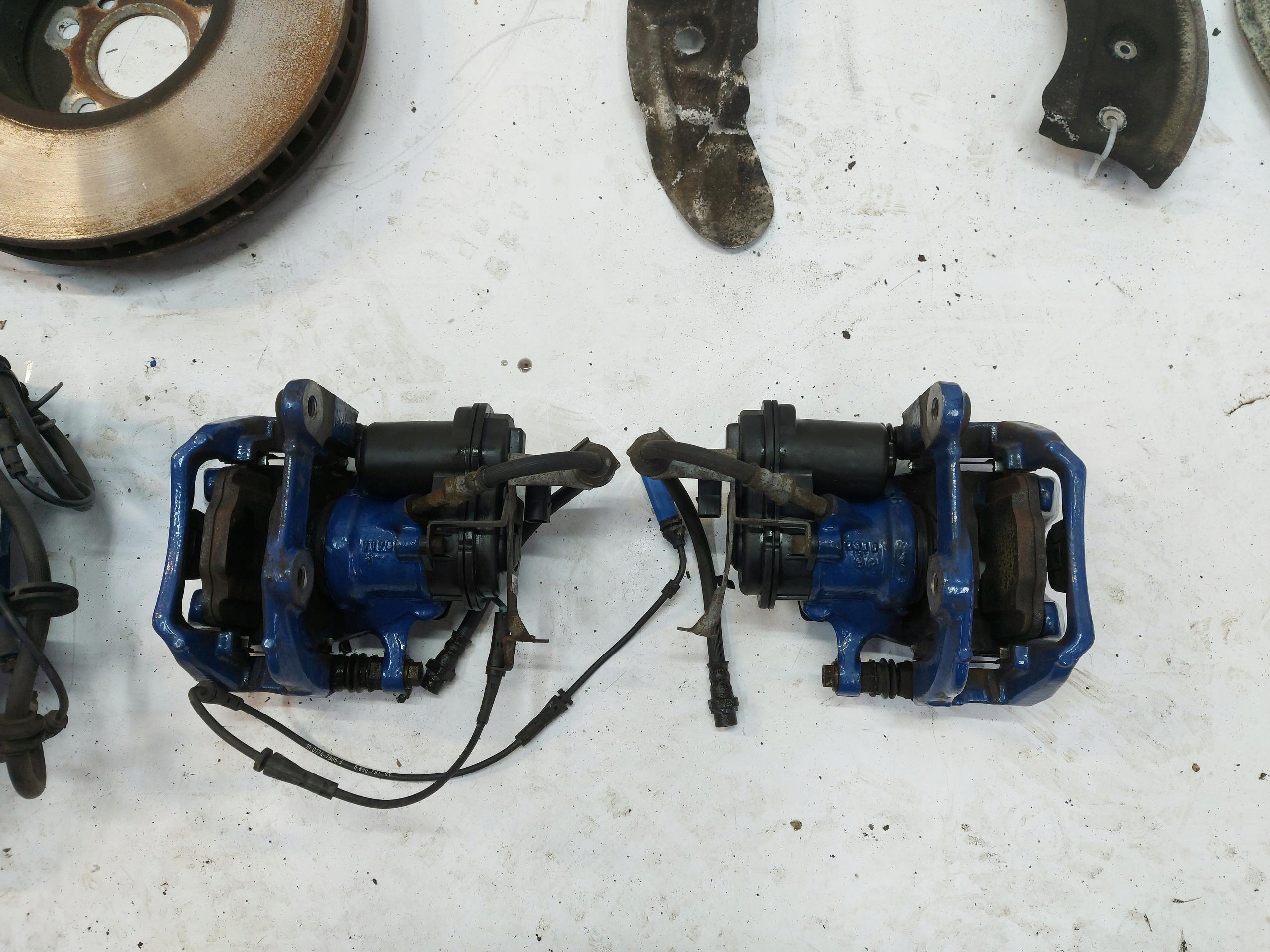 BMW G30 530E HAMULCE discs calipers running board KOMPLET