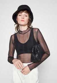 Průsvitná pruhovaná halenka Gestuz M