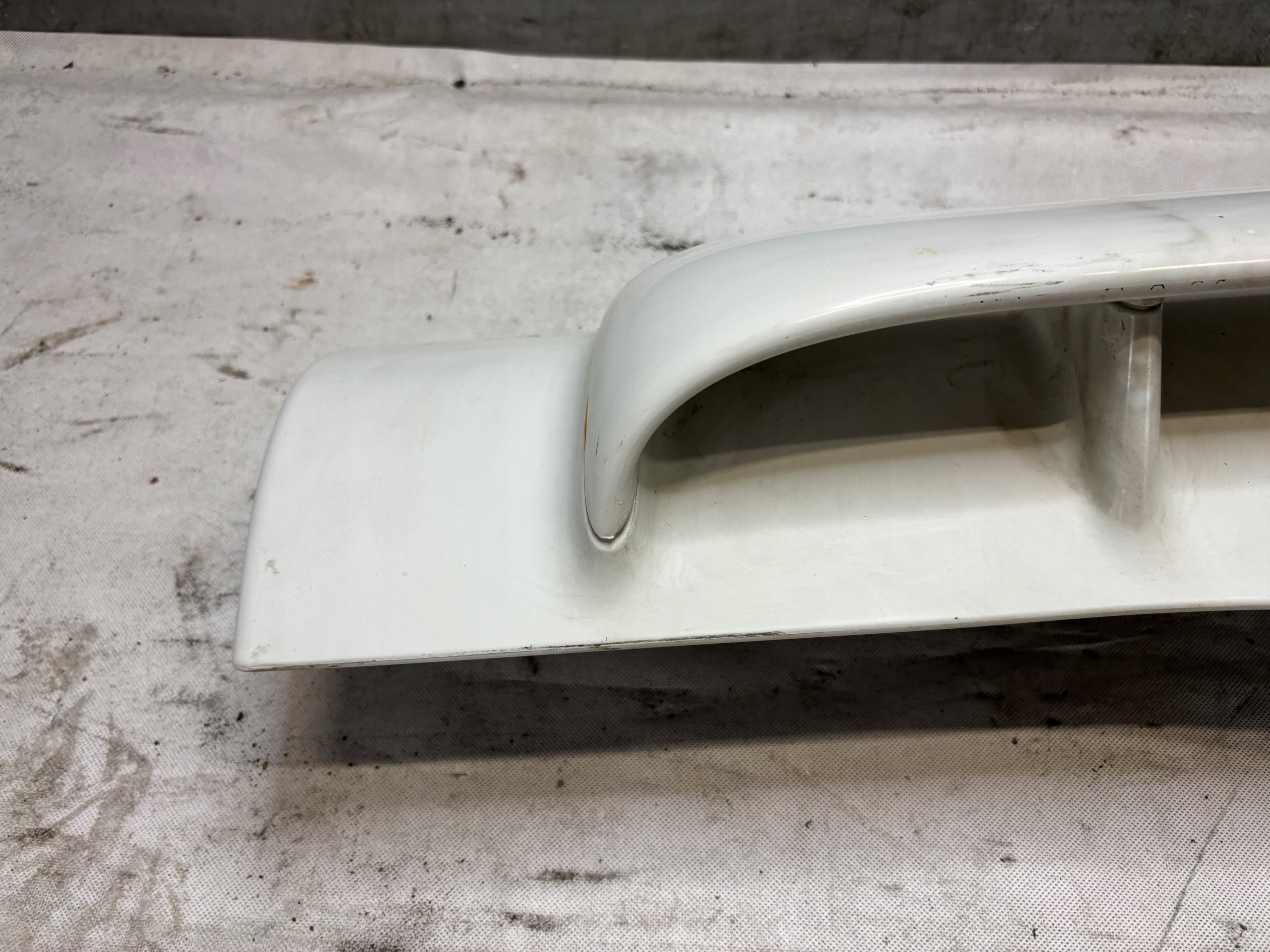 corner bonnet hood cabs left Iveco Stralis 504096163
