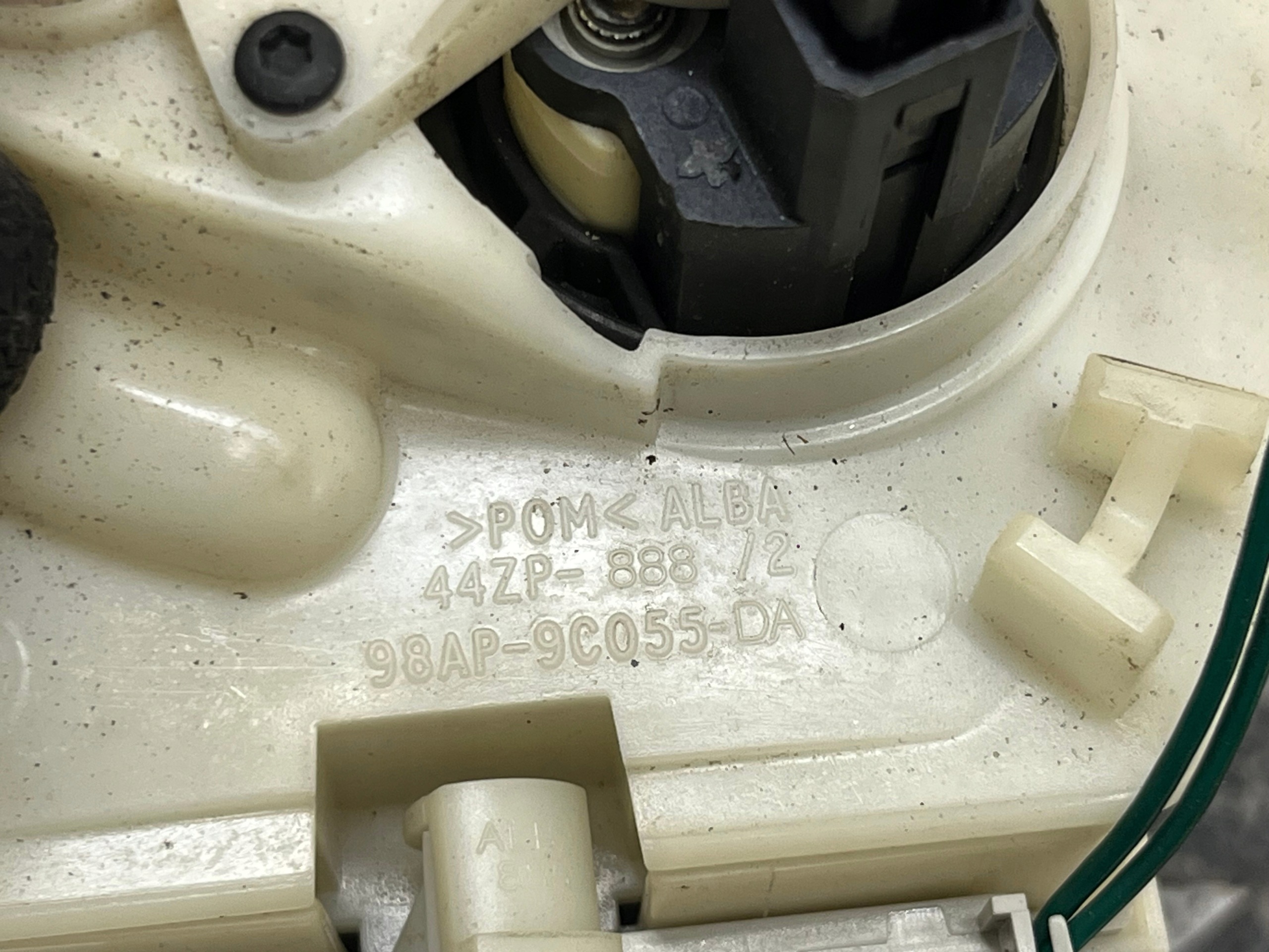 feed pump Z tanks FORD FOCUS 98AP-9C055-DA