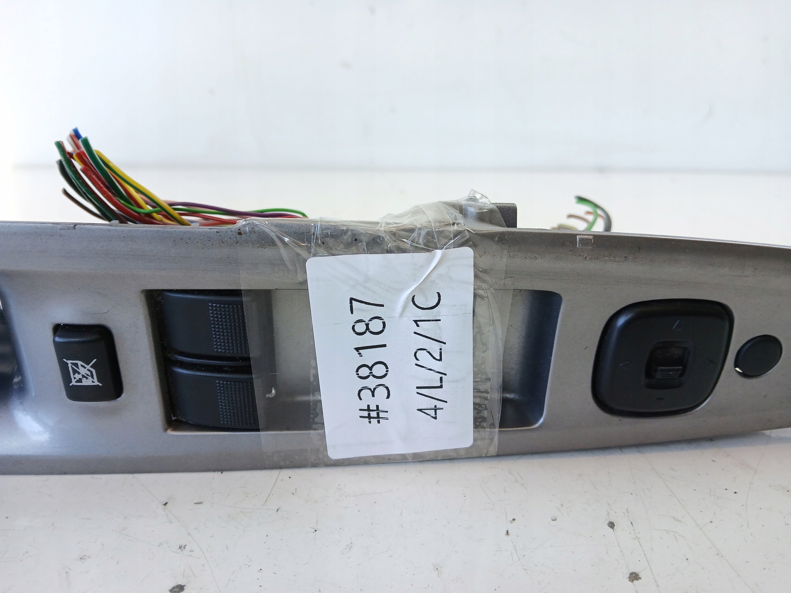 MAZDA 2 DY PANEL okna levý předek DD1066350
