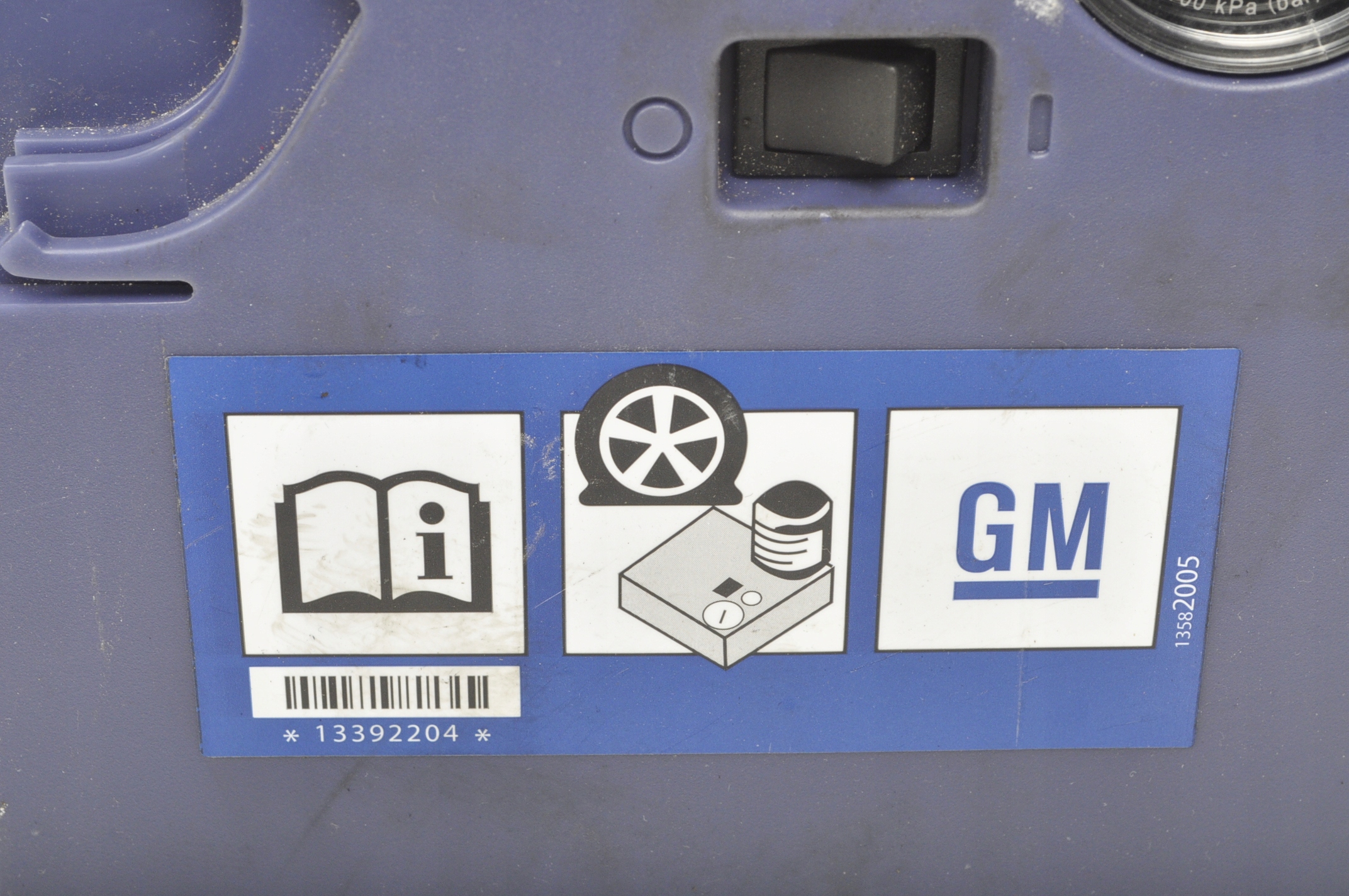 CHEVROLET TRAX KOMPRESOR POWIETRZA 13392204 Producent code 13392204