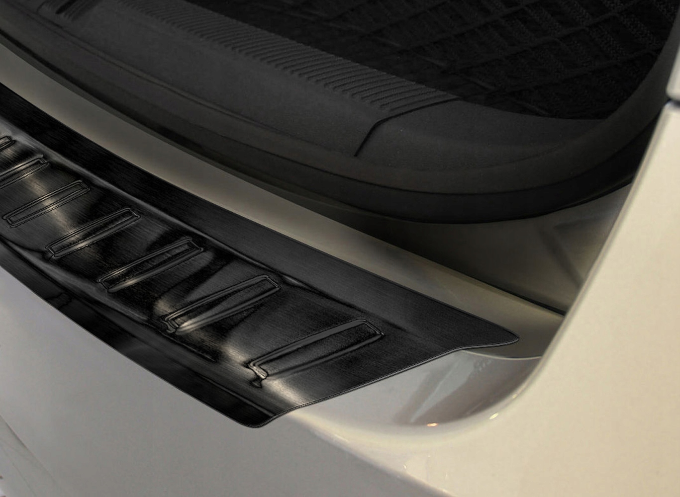 LISTWA NA ZDERZAK SKODA OCTAVIA II KOMBI 2004 12 Installation side Rear