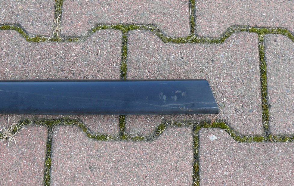 moulding lower door left front AUDI A8 D2 94-02r. 4D0854939A