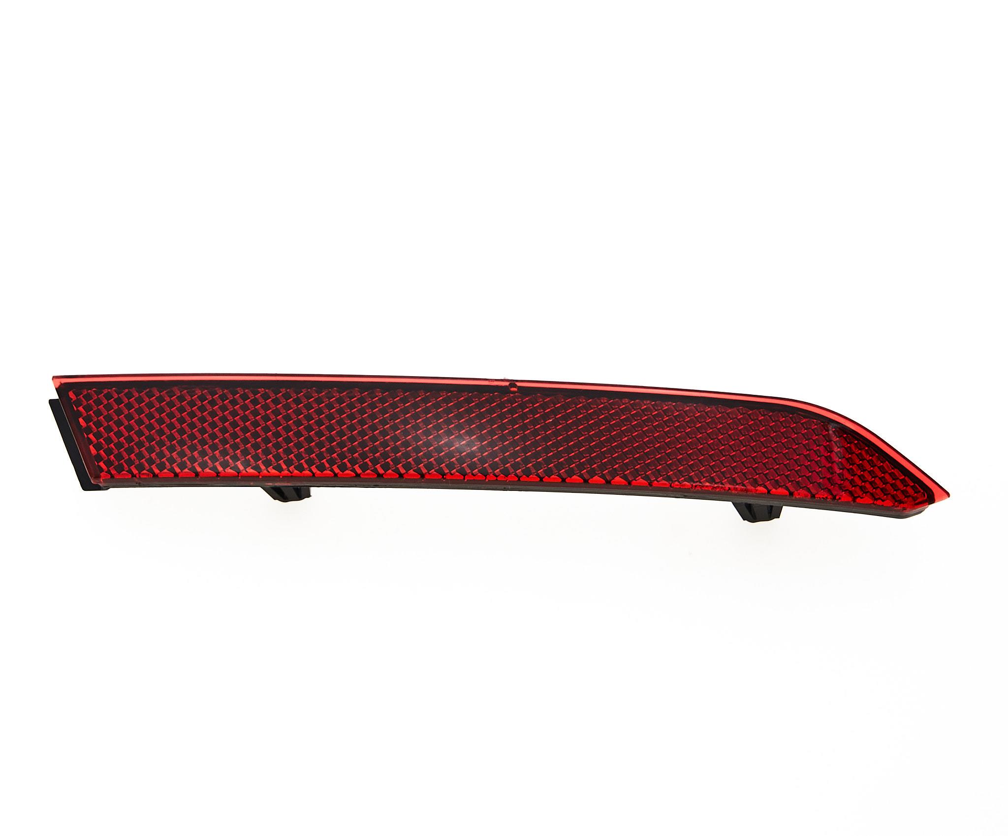 3G0945106A - Отражатель заднего бампера VW PASSAT B8 2014-3G0945106A