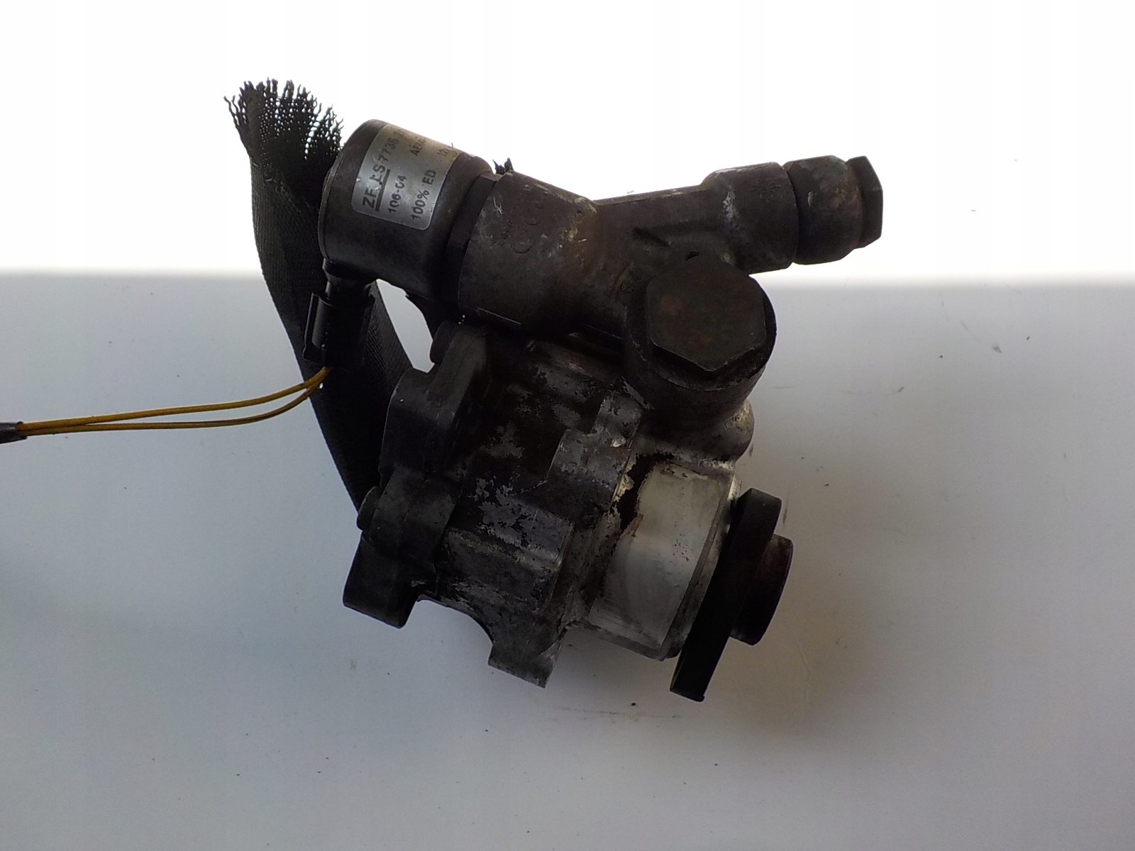 BMW 3 (E90) 3.0 D servo pump 7735242102