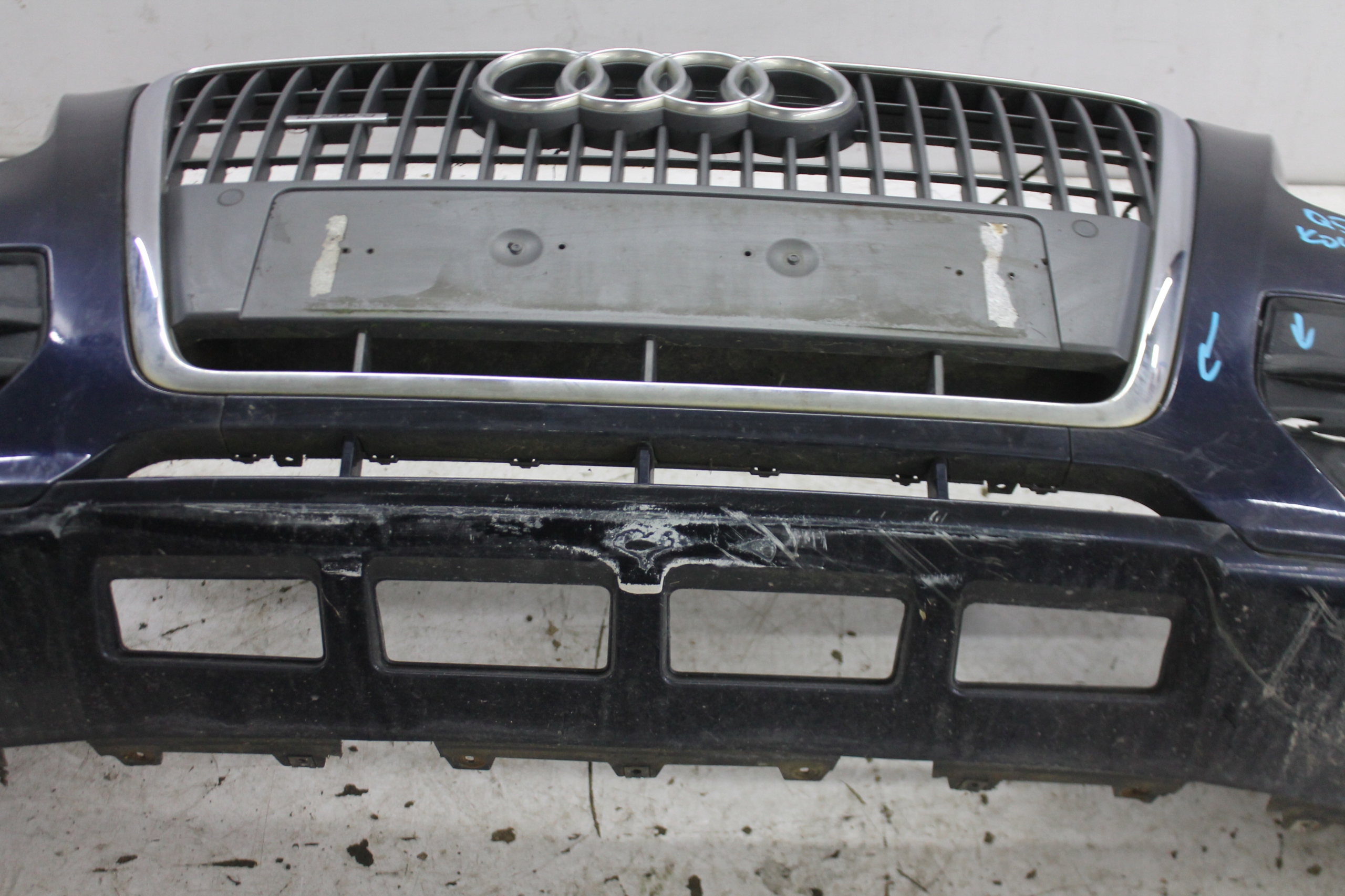 nárazník předek přední PDC AUDI Q5 8R kol. LZ5A 08-12