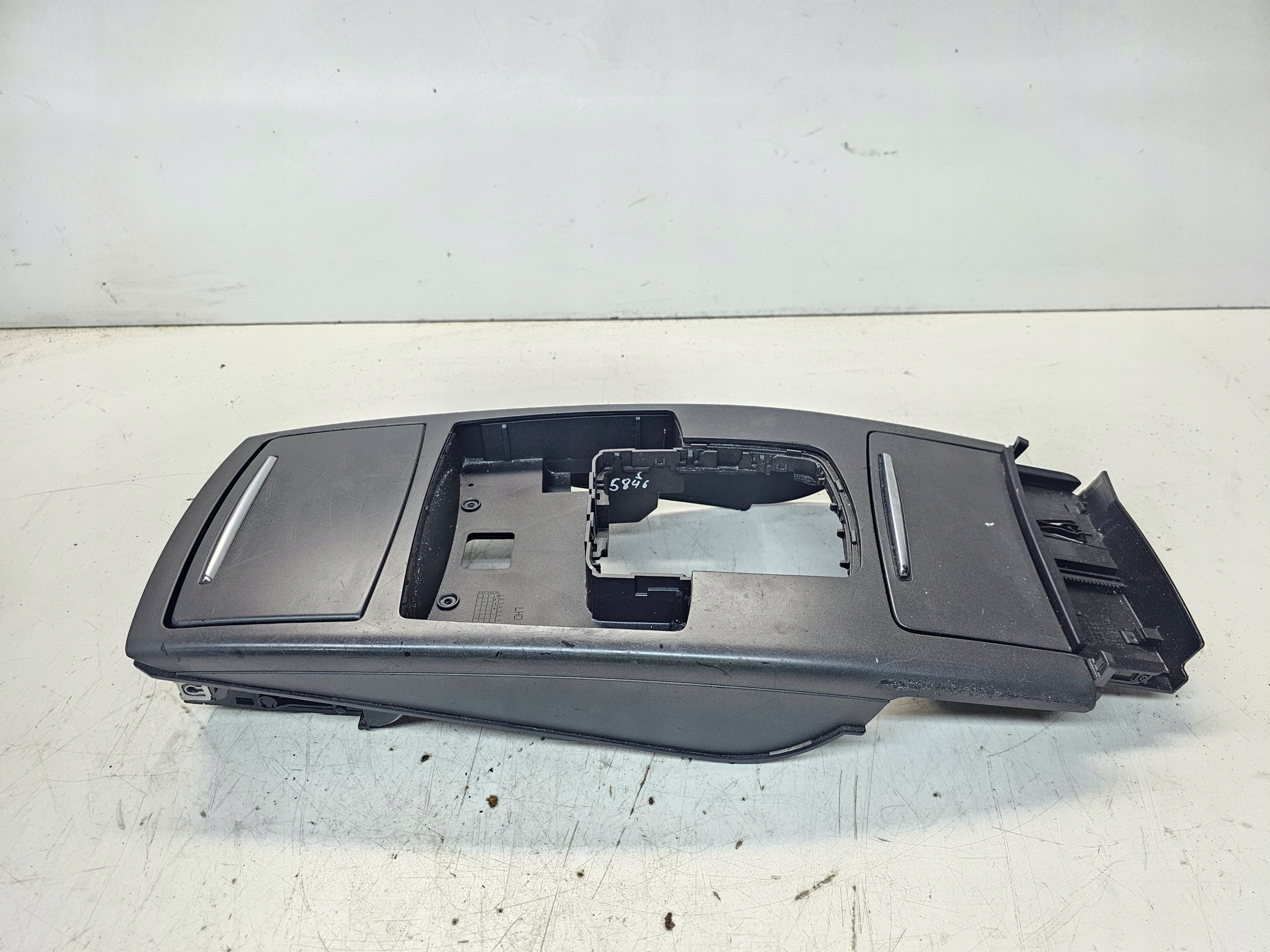 DEKOR TUNELU Obal PANELU MMI AUDI A6 C6 4F1864261H