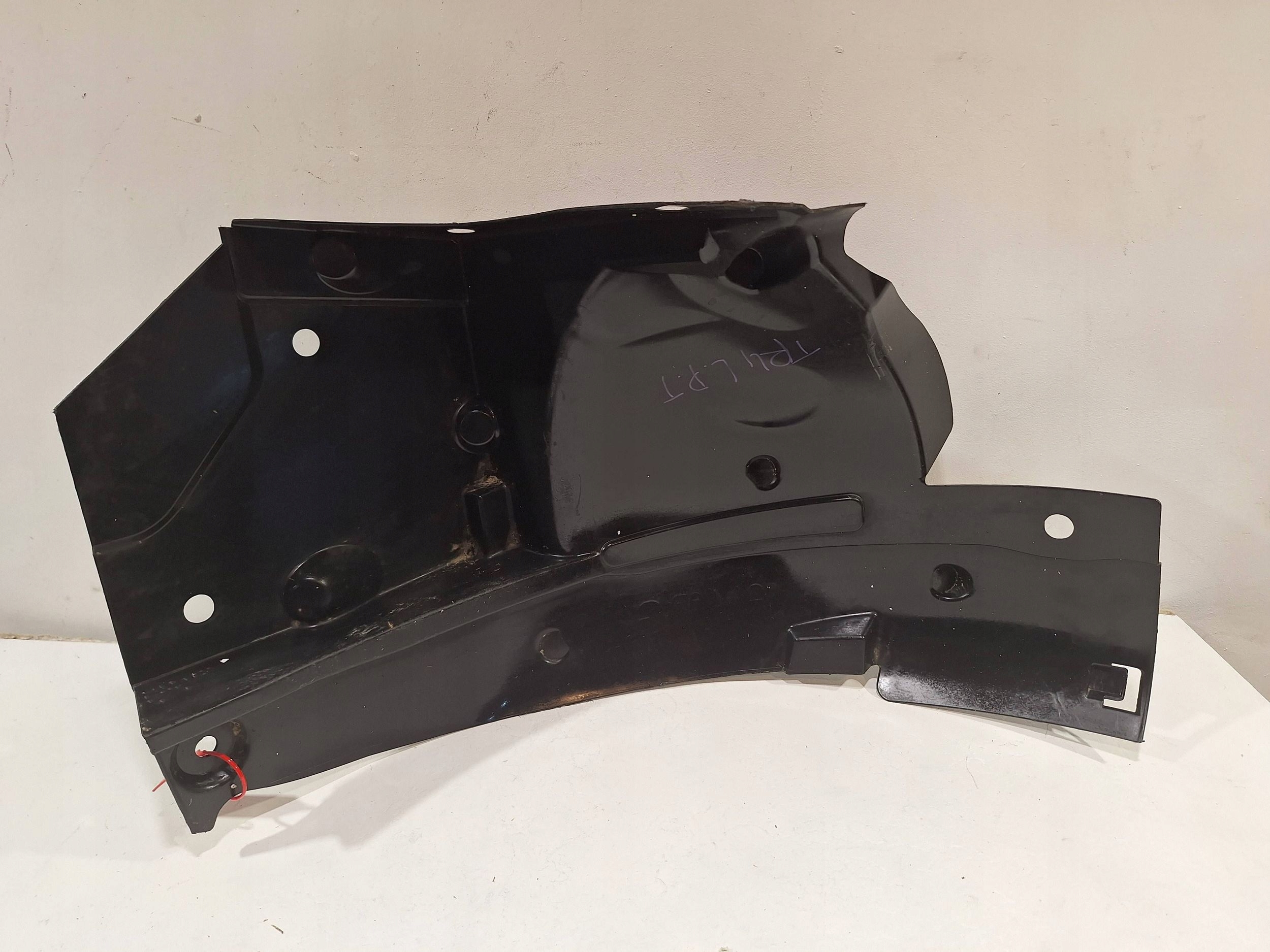 mudguard front left 638432274R RENAULT TRAFIC IV VIVARO B 21