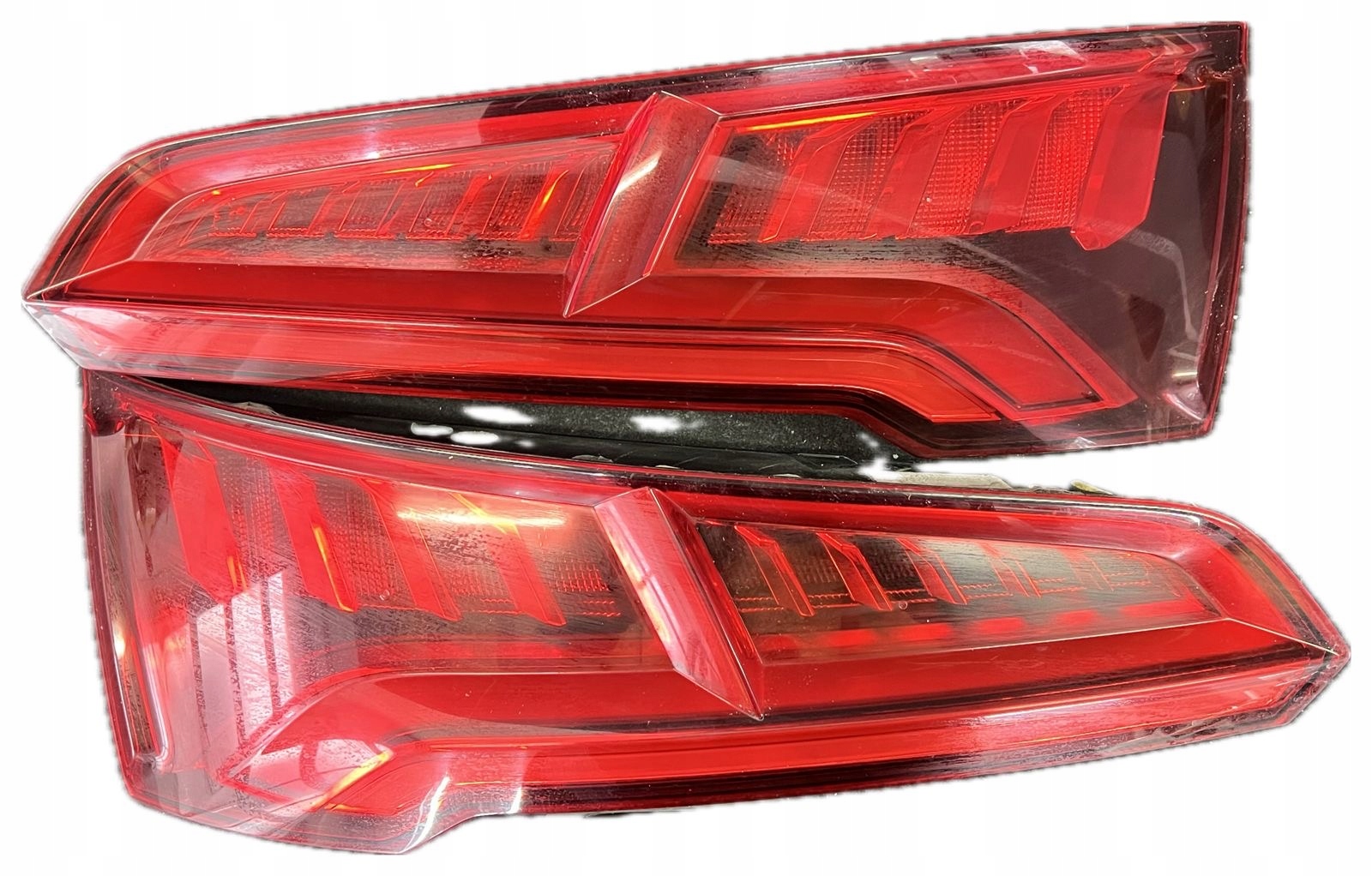 Audi Q5 80A фонарь левая правая led европа