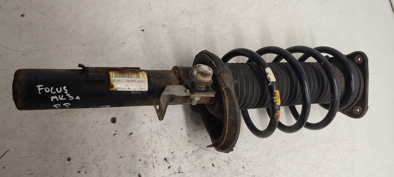 shock absorber spring front sususpension Ford Focus MK3 kombi 1,0 Ecoboost