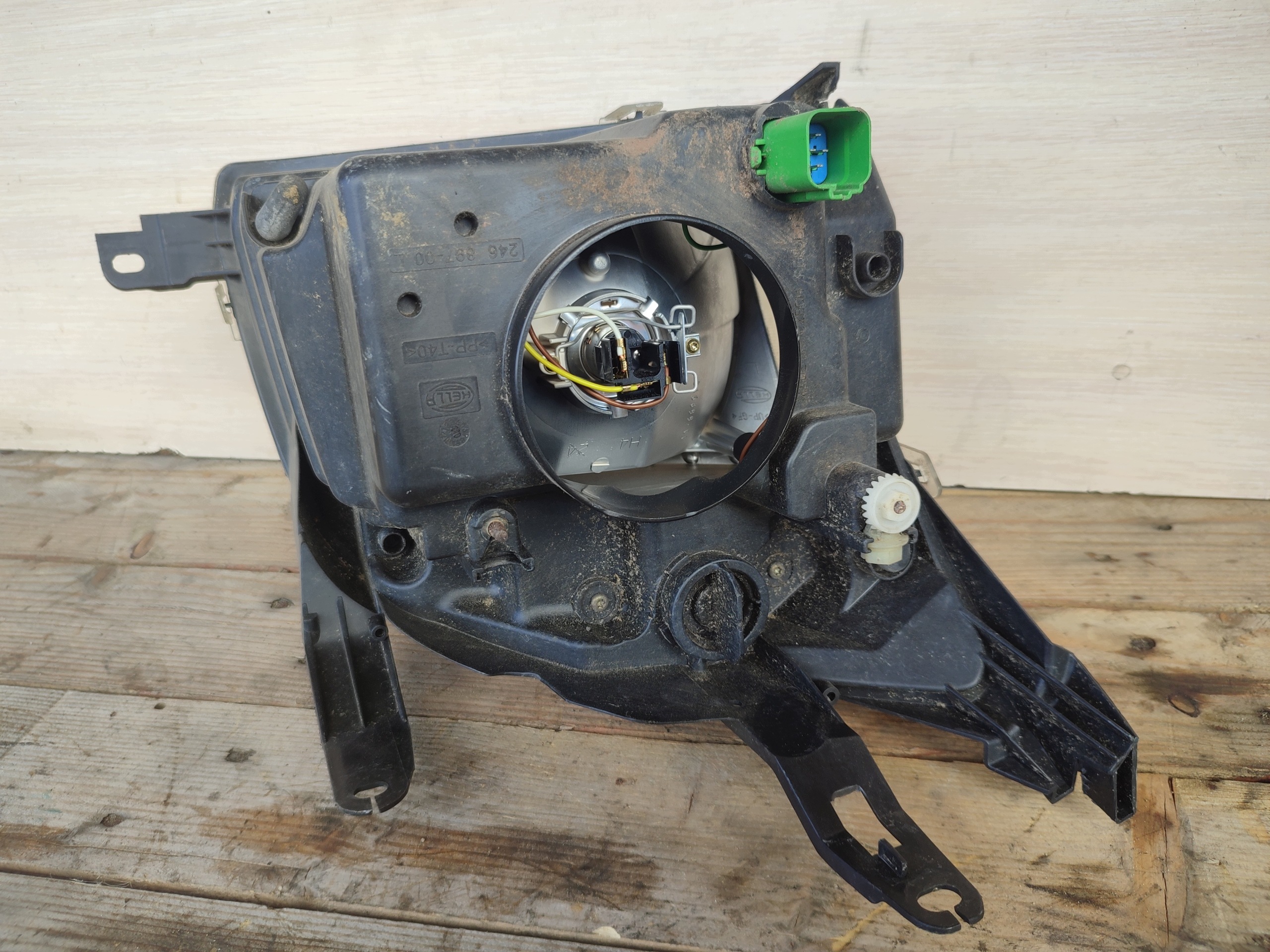 FORD FUSION 1 e 02-05 1,4MT REFLEKTOR sinistra 24689700L