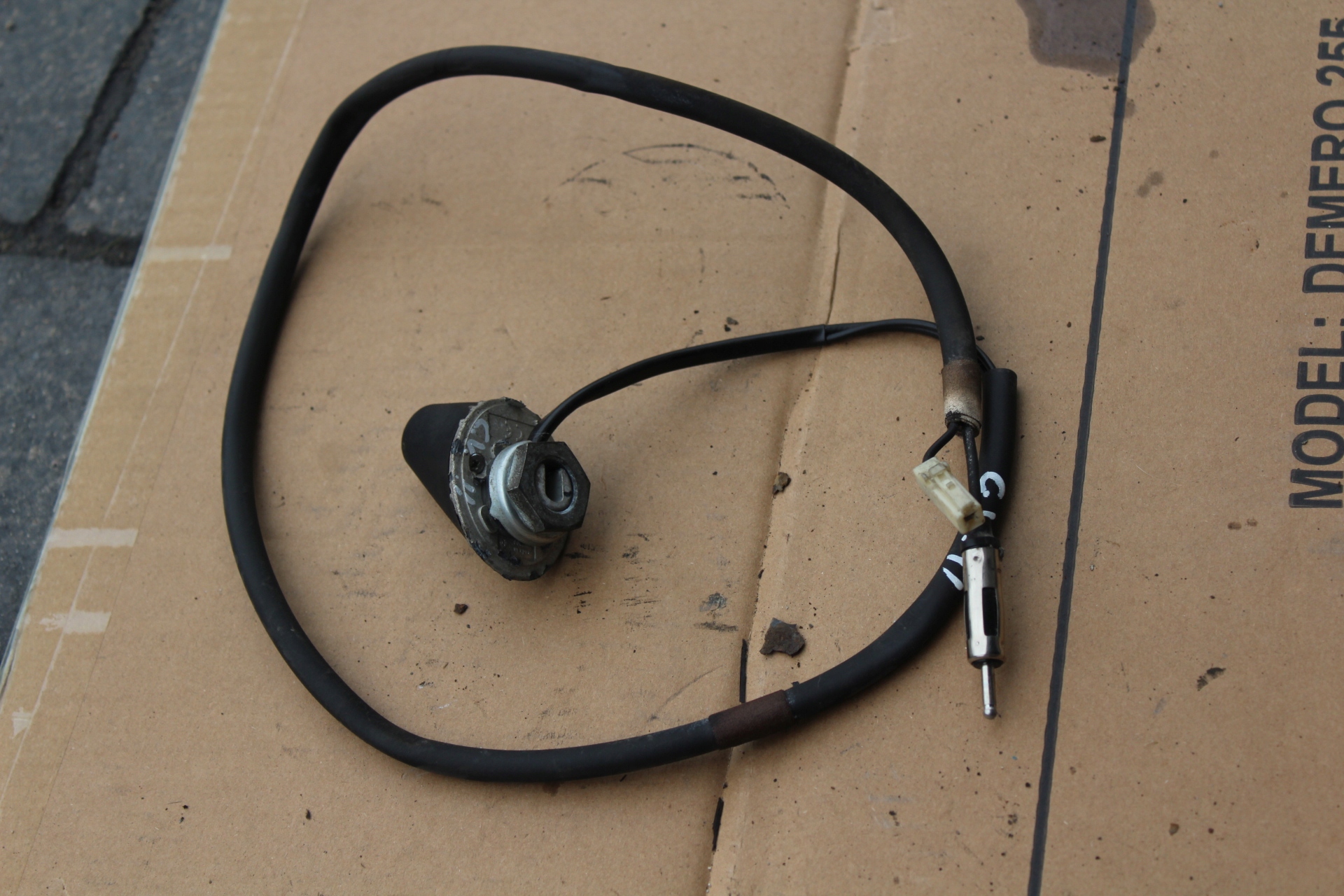 основа крепление Антенна COROLLA VERSO II E12